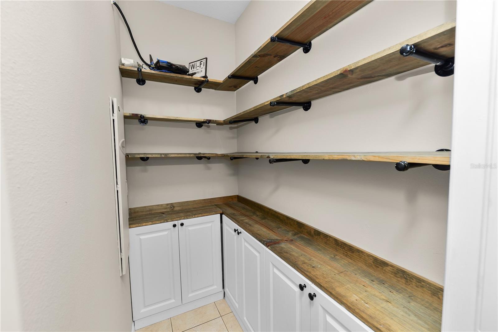 Image 19 of 69 For 448 Oak Landing Boulevard