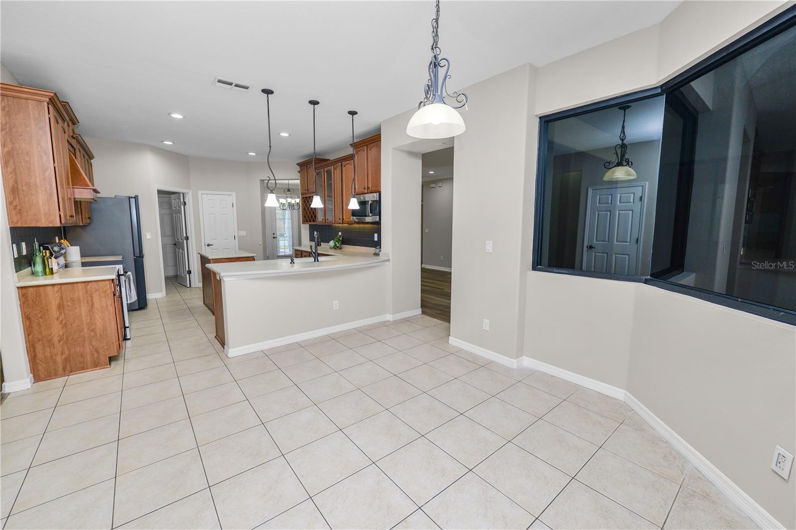 Image 22 of 69 For 448 Oak Landing Boulevard