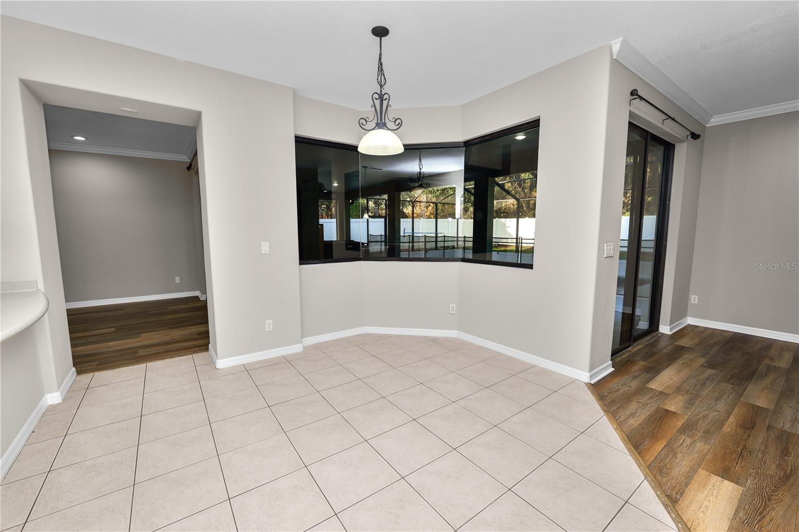 Image 24 of 69 For 448 Oak Landing Boulevard