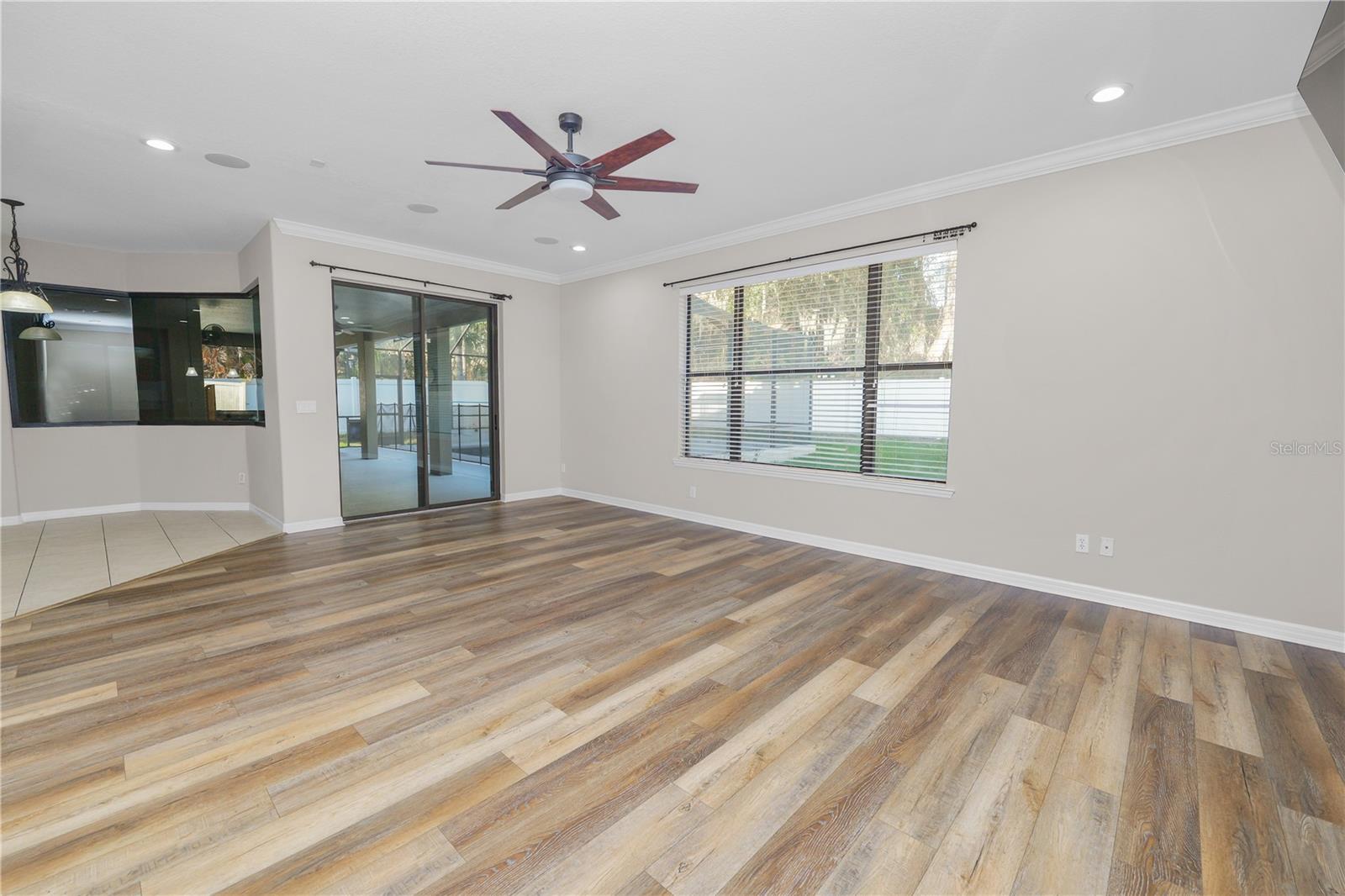 Image 25 of 69 For 448 Oak Landing Boulevard