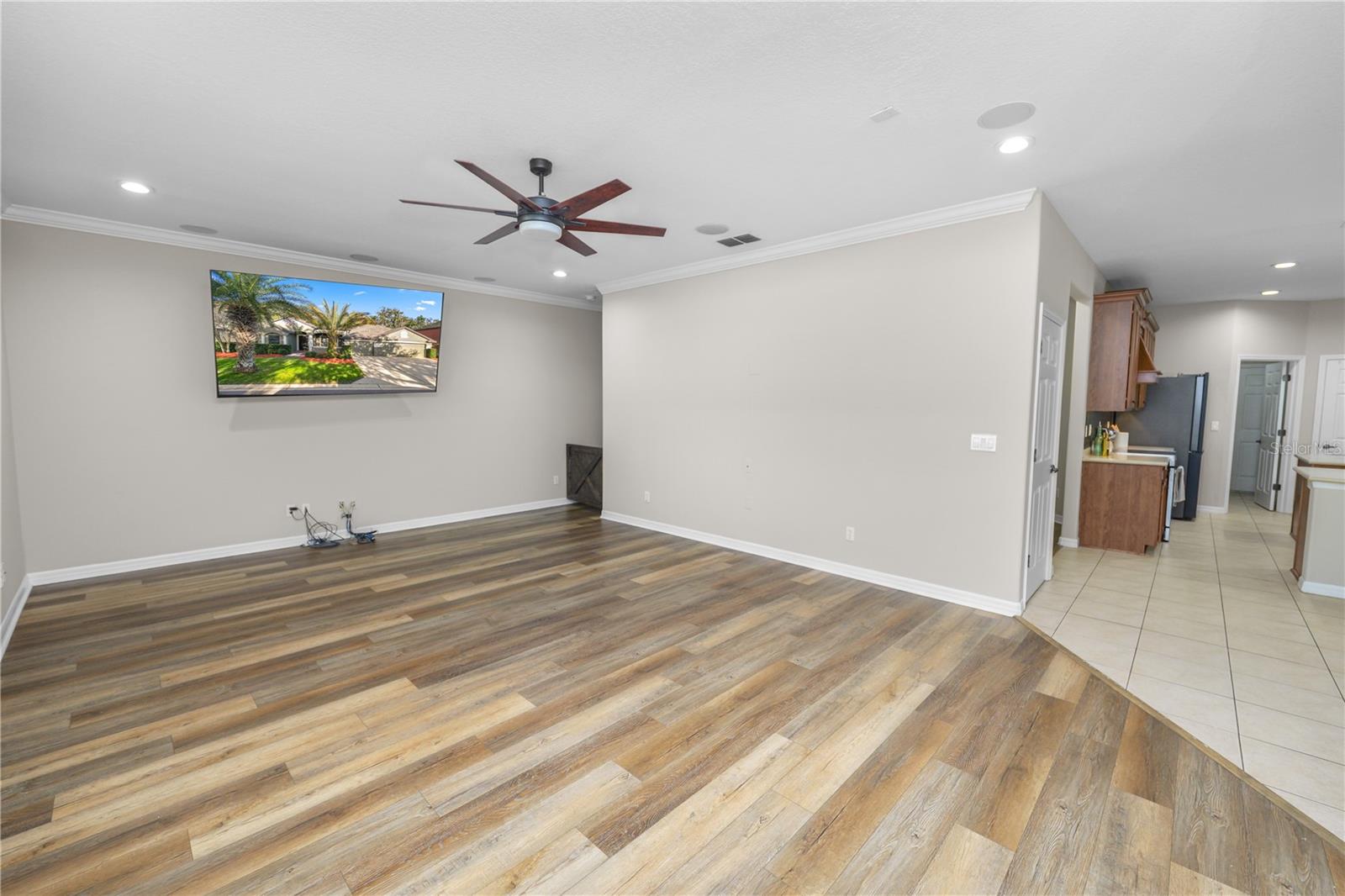 Image 27 of 69 For 448 Oak Landing Boulevard