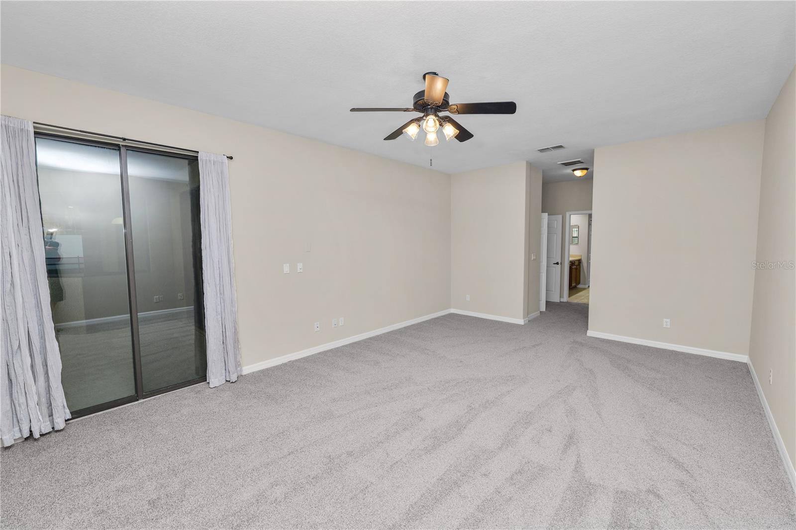 Image 28 of 69 For 448 Oak Landing Boulevard