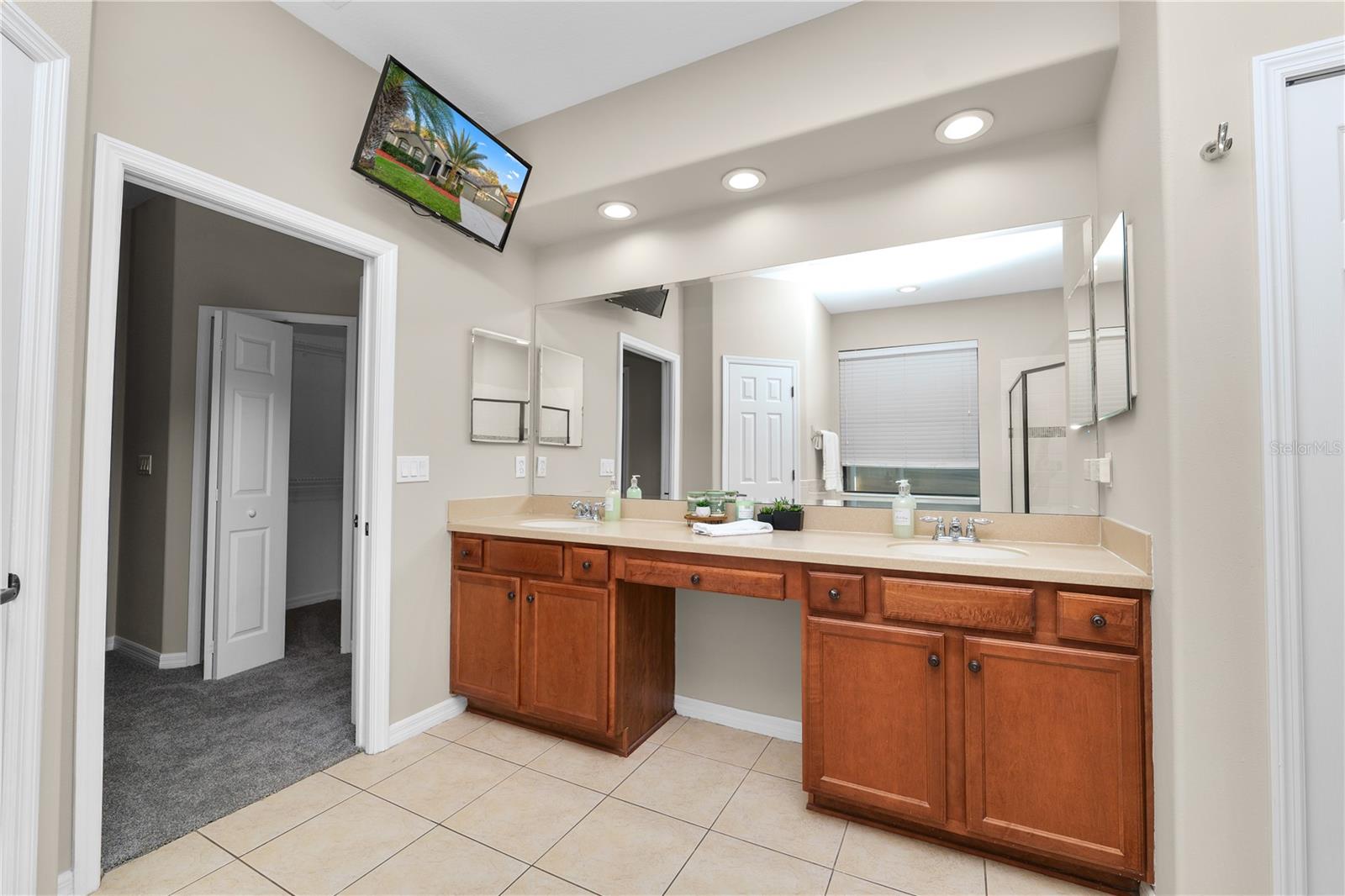 Image 32 of 69 For 448 Oak Landing Boulevard