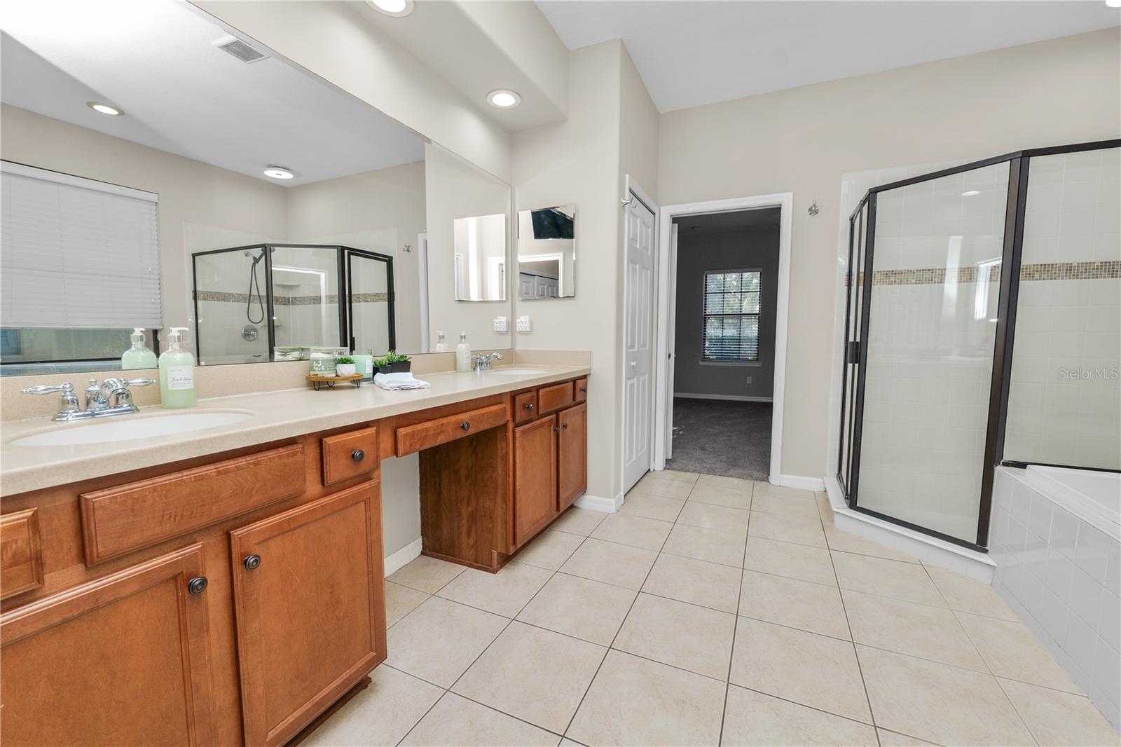 Image 33 of 69 For 448 Oak Landing Boulevard