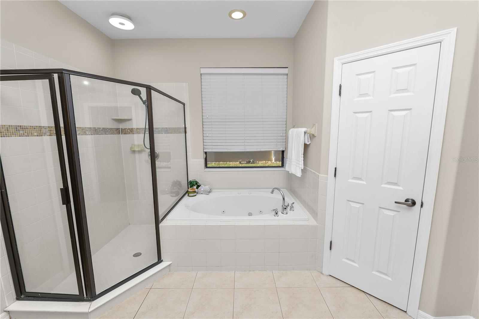 Image 35 of 69 For 448 Oak Landing Boulevard