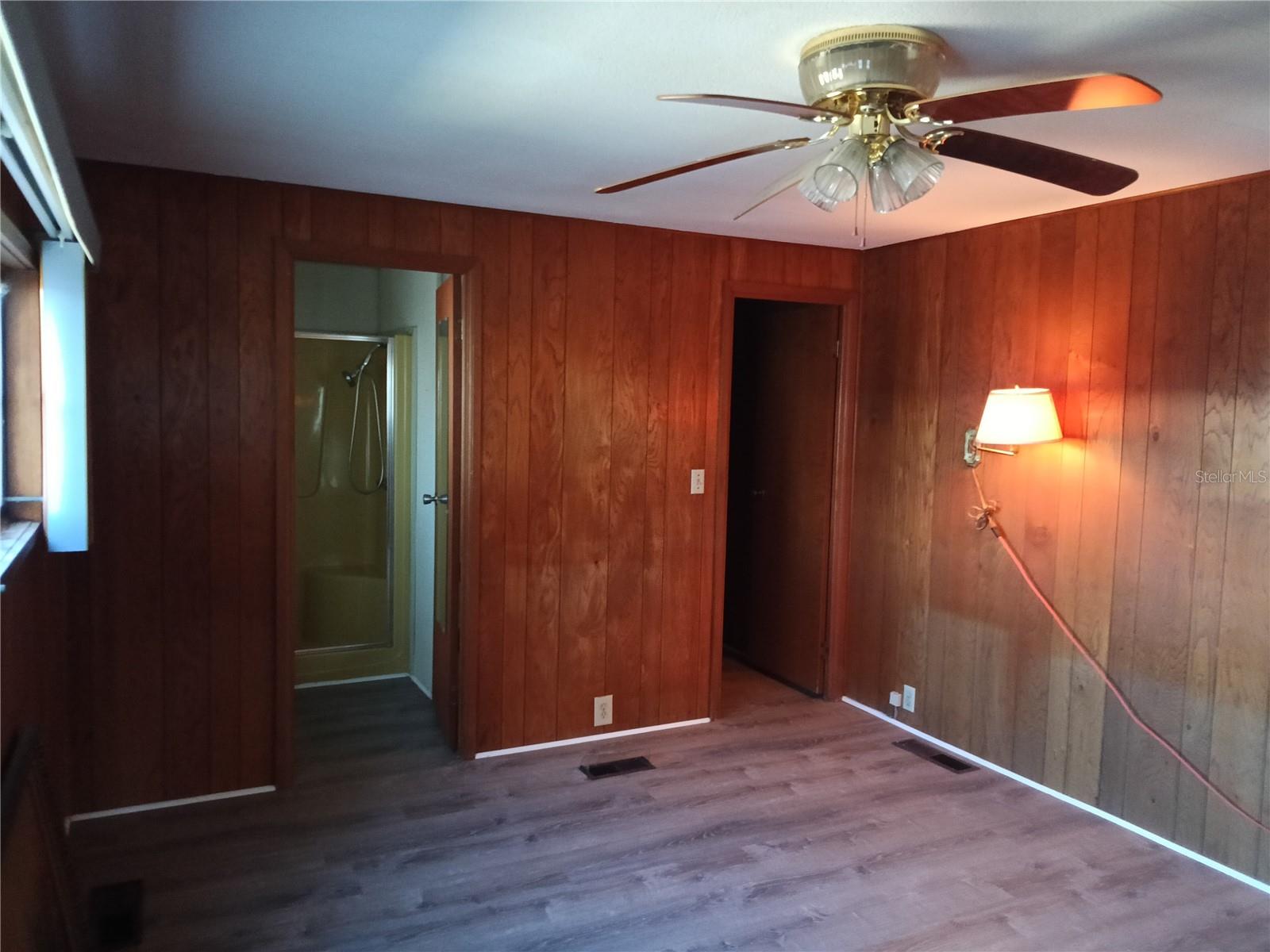 Image 10 of 15 For 524 Oak Ridge W