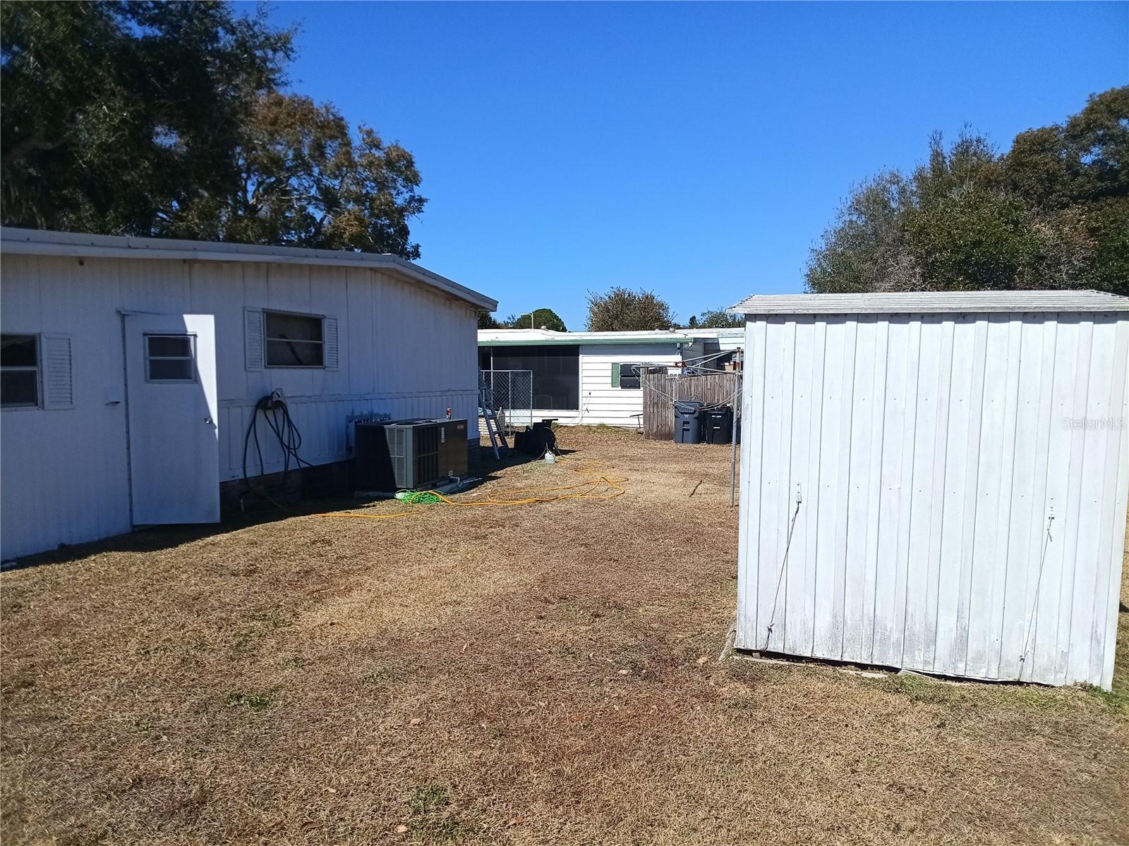 Image 14 of 15 For 524 Oak Ridge W