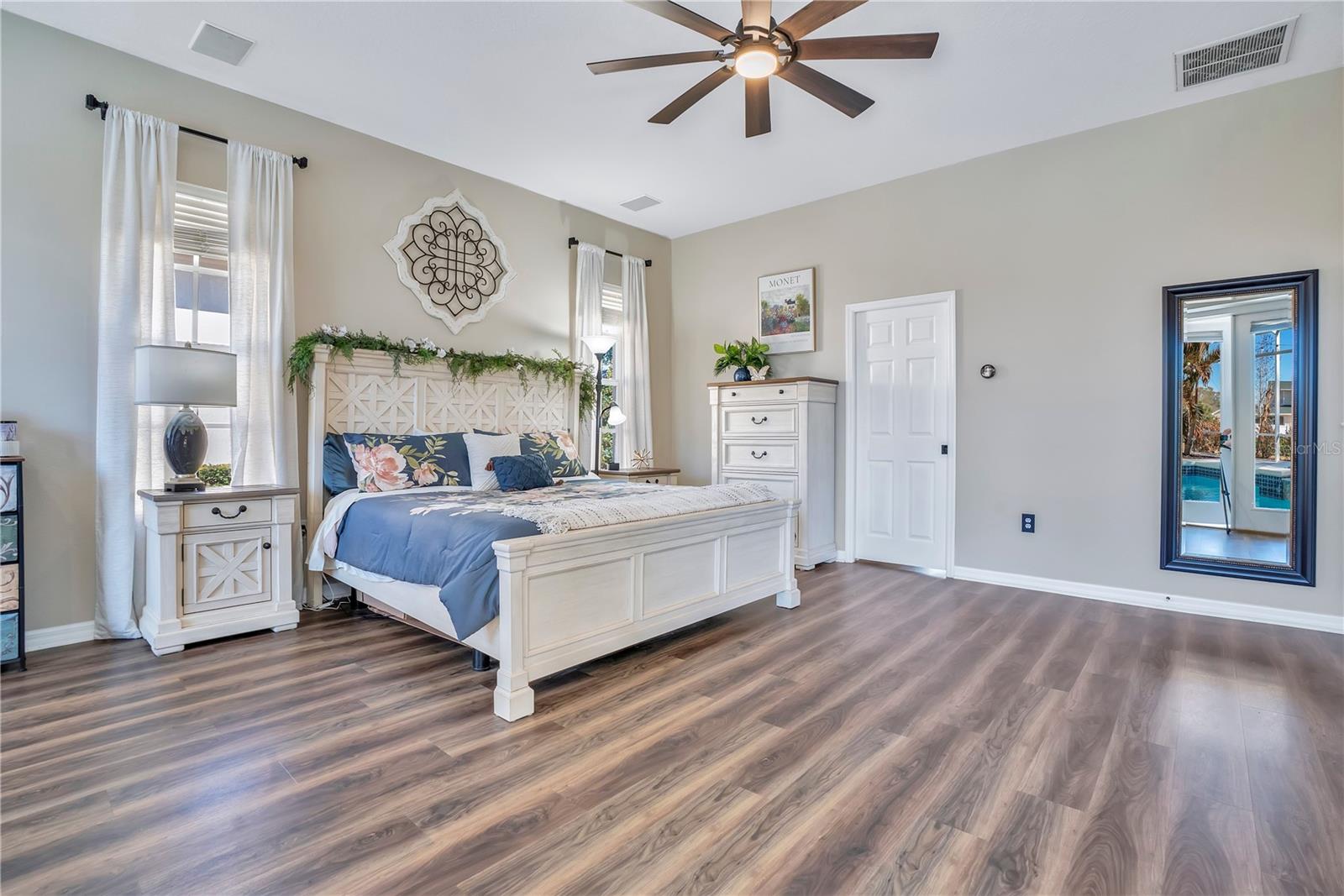 Image 14 of 69 For 5436 Charlin Avenue