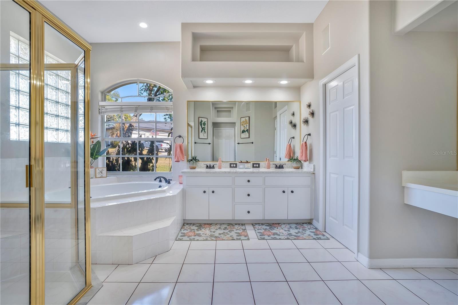 Image 18 of 69 For 5436 Charlin Avenue