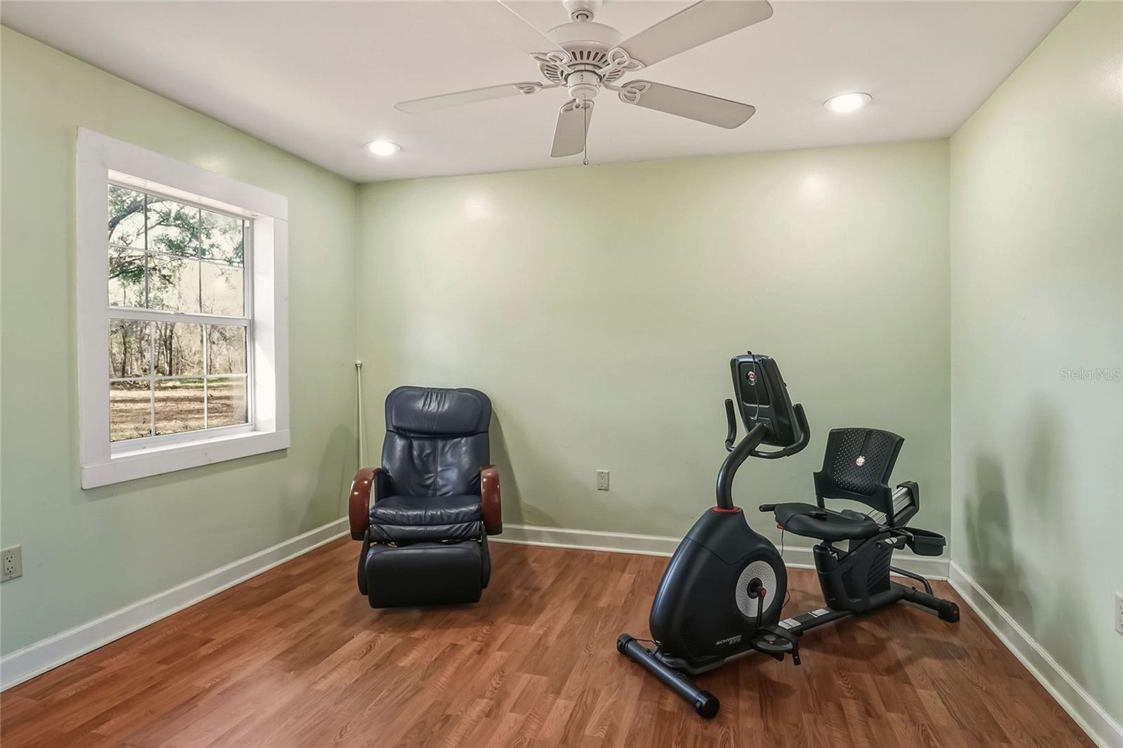 Image 10 of 43 For 4535 Meadowview Drive