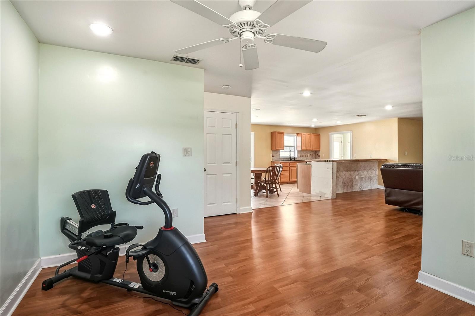 Image 11 of 43 For 4535 Meadowview Drive