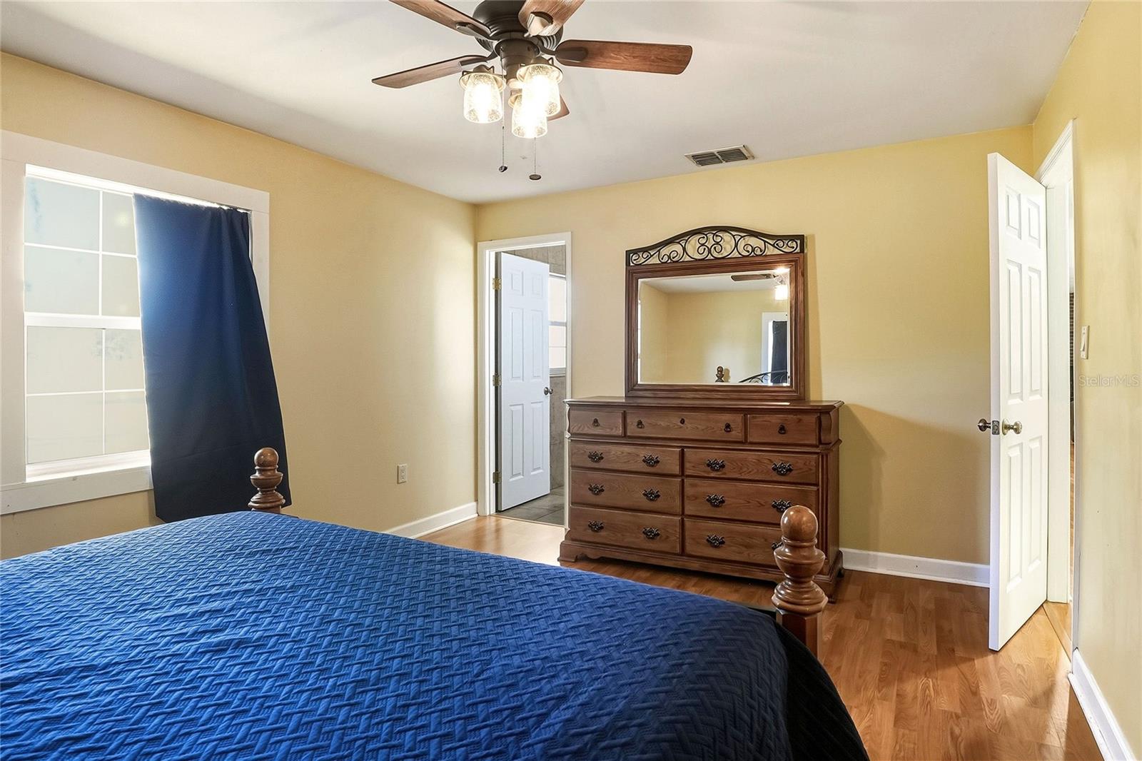 Image 21 of 43 For 4535 Meadowview Drive