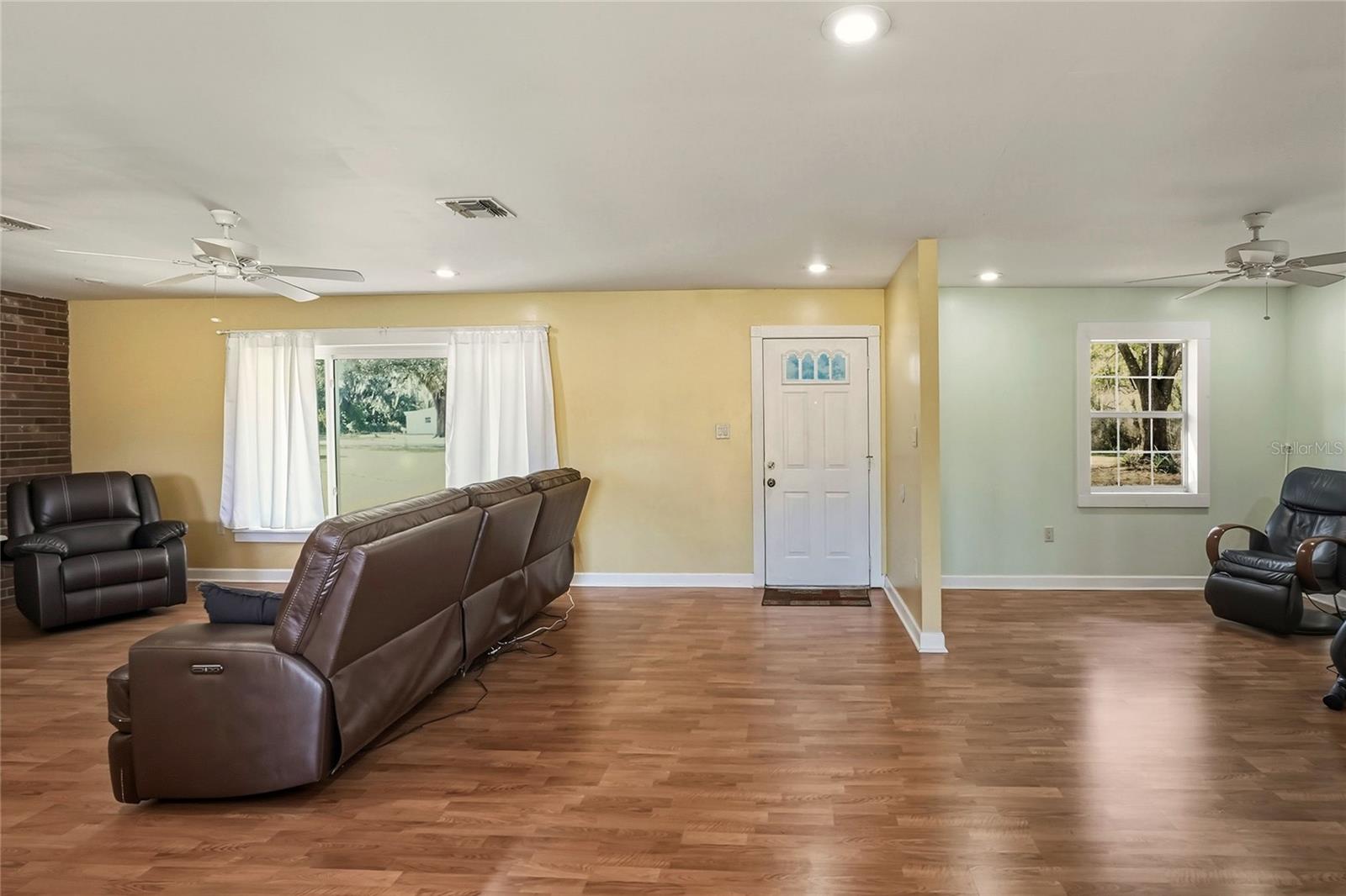 Image 6 of 43 For 4535 Meadowview Drive