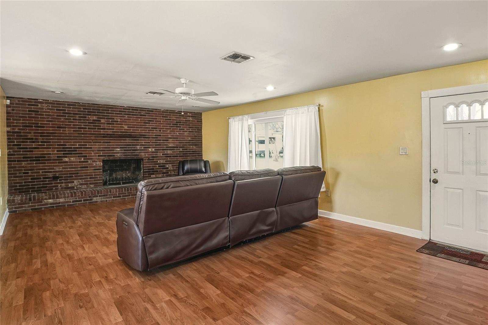 Image 7 of 43 For 4535 Meadowview Drive