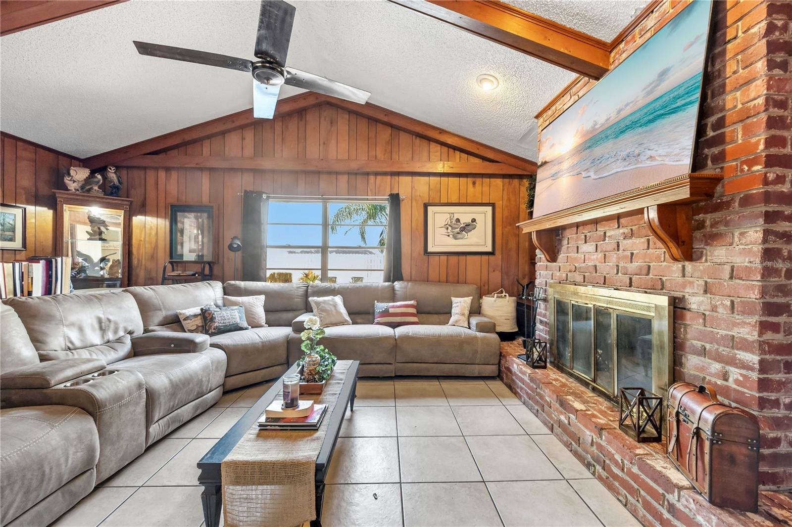 Image 17 of 43 For 216 Shelley Drive