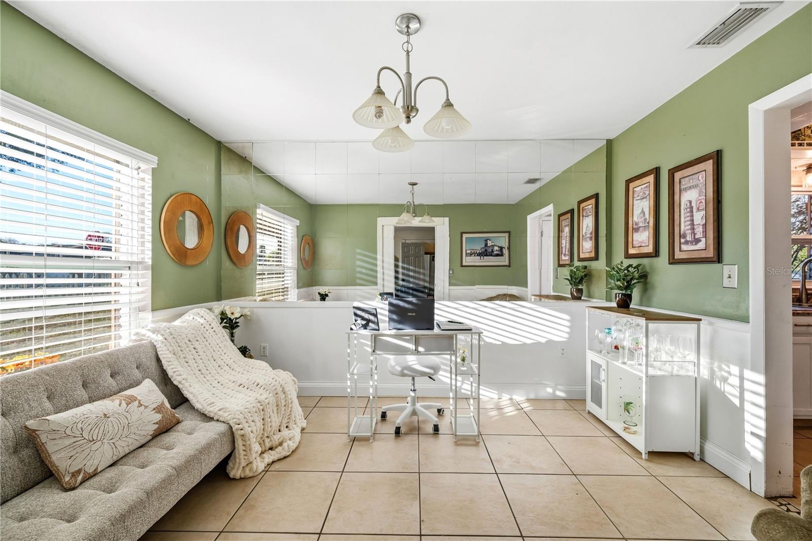 Image 19 of 43 For 216 Shelley Drive