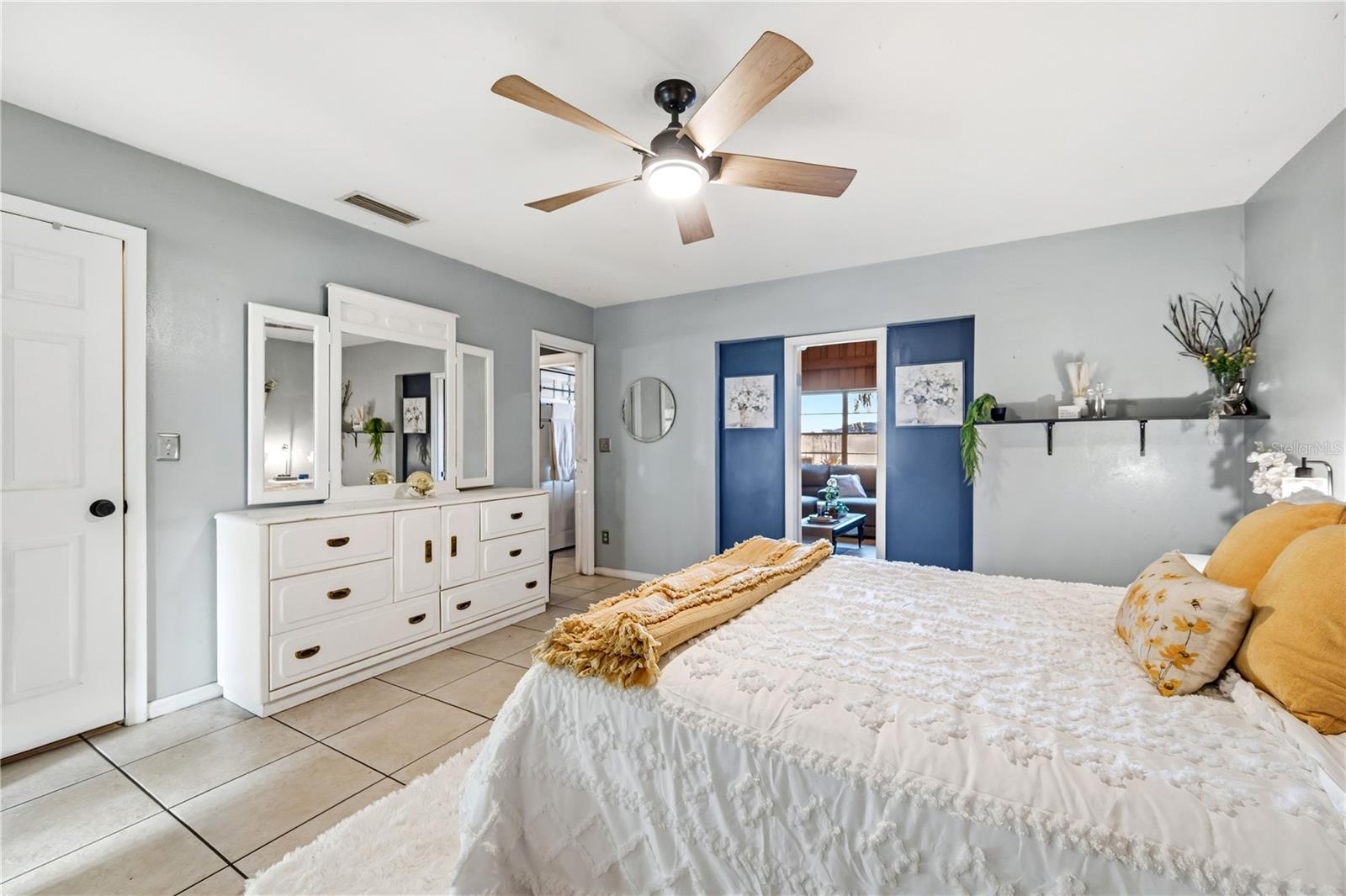 Image 22 of 43 For 216 Shelley Drive