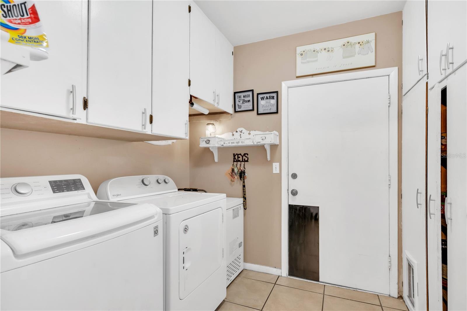 Image 29 of 43 For 216 Shelley Drive