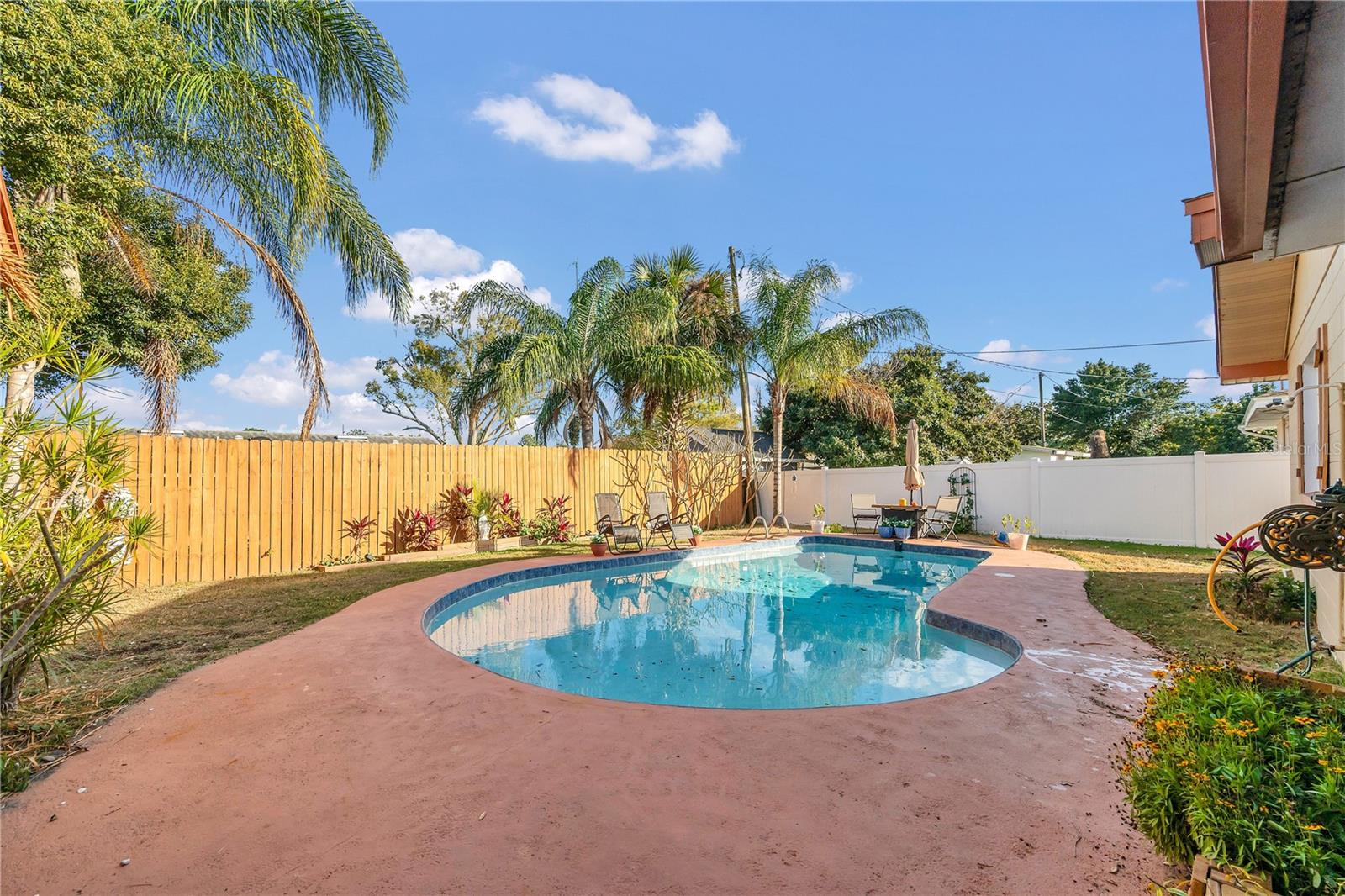 Image 32 of 43 For 216 Shelley Drive