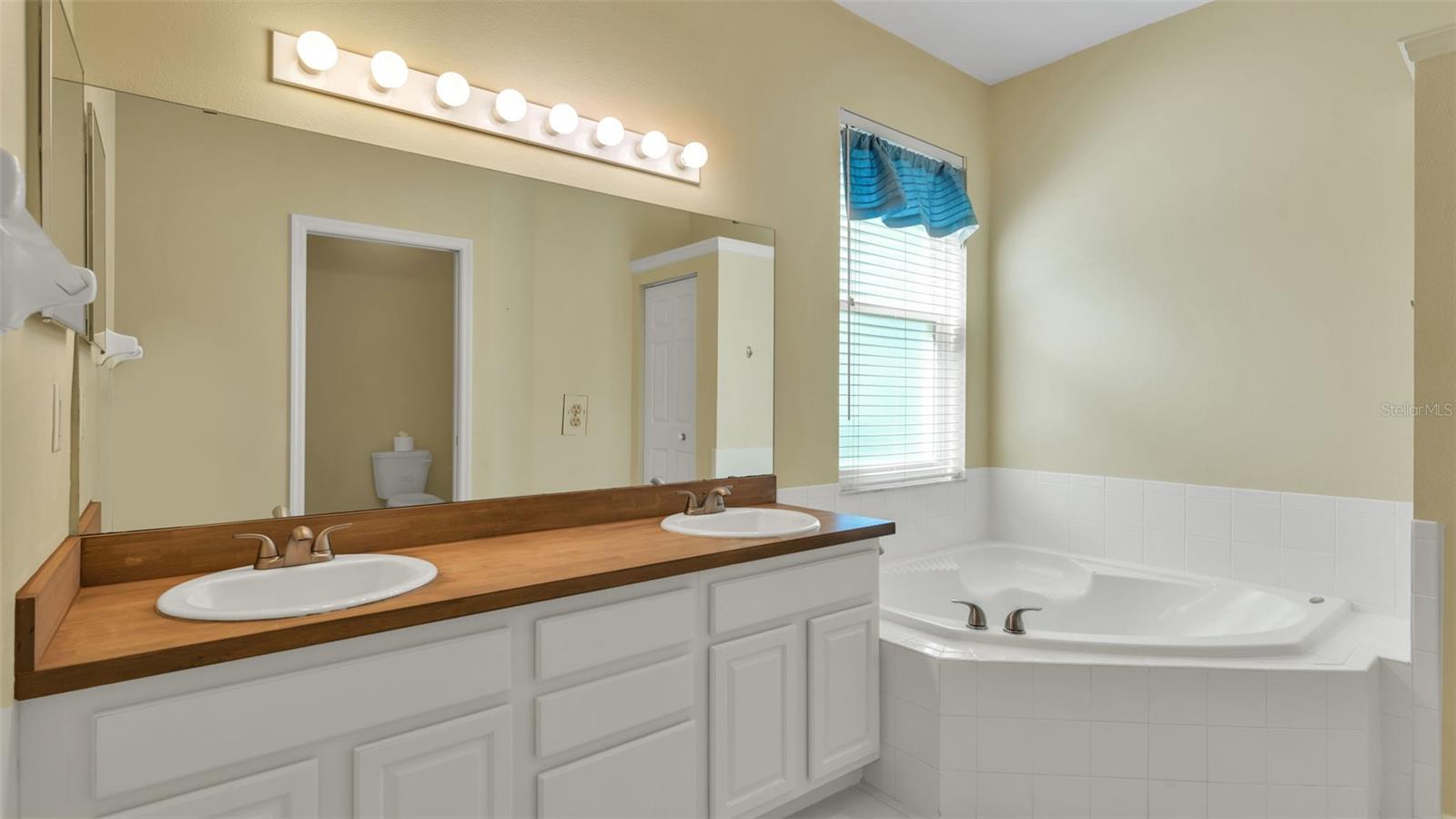 Image 14 of 45 For 4024 Windchime Lane