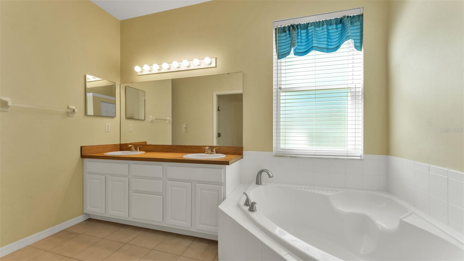 Image 15 of 45 For 4024 Windchime Lane