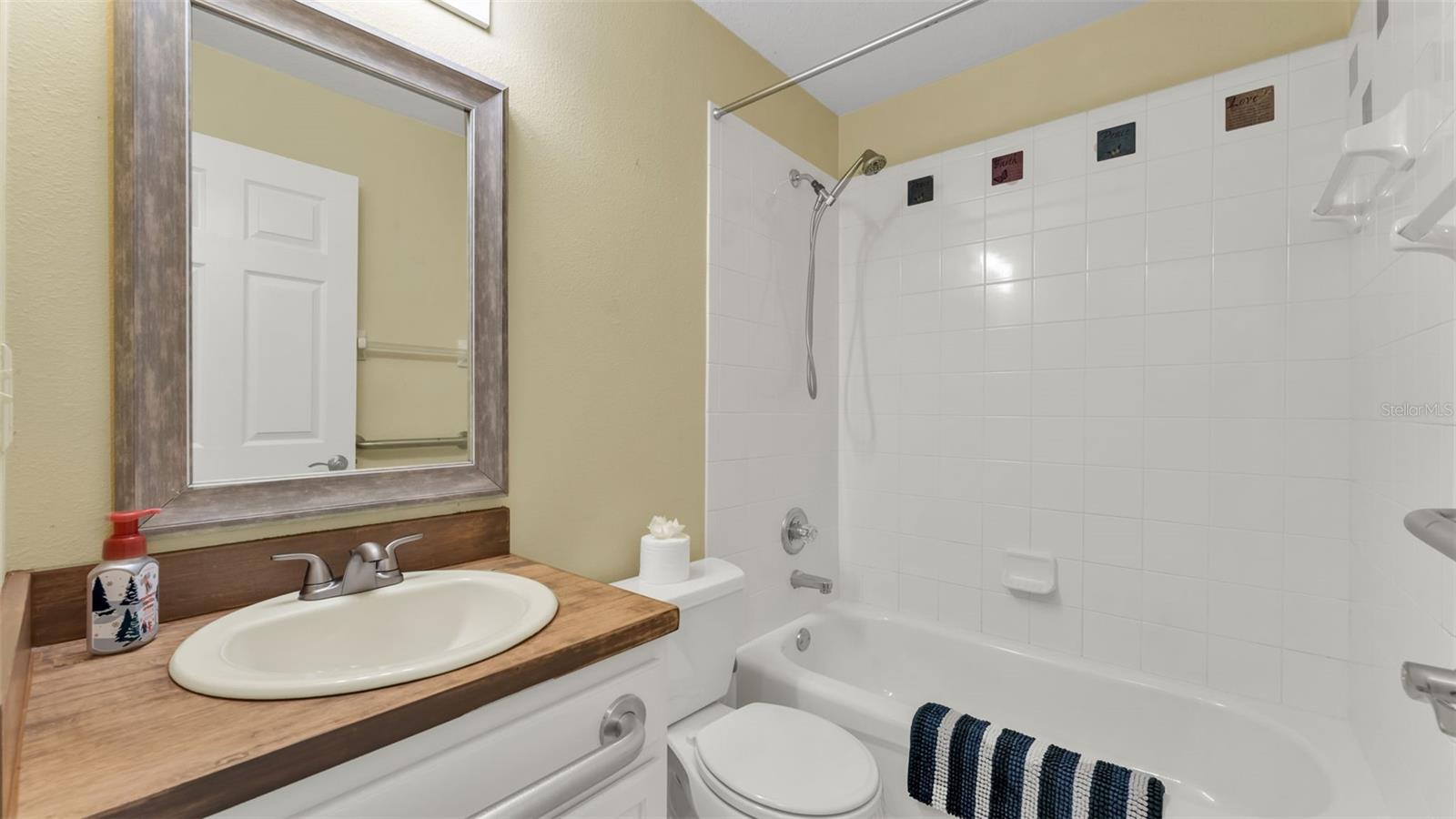 Image 20 of 45 For 4024 Windchime Lane