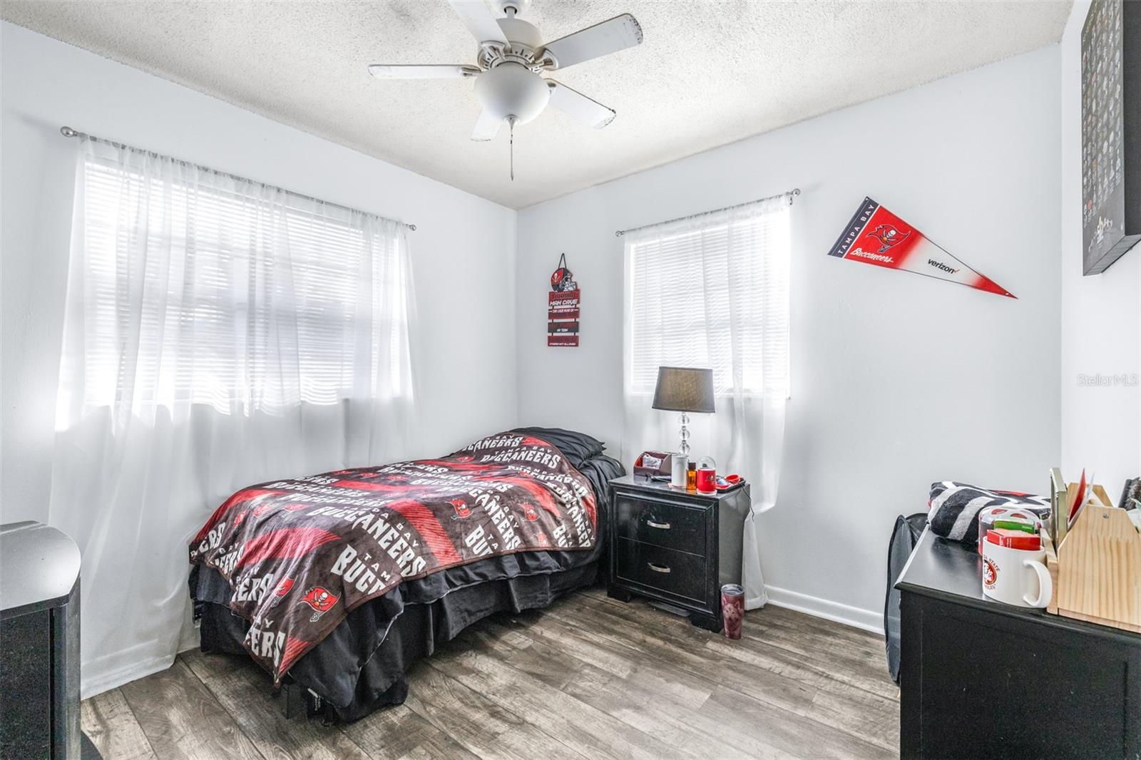 Image 25 of 46 For 1655 Floral Avenue