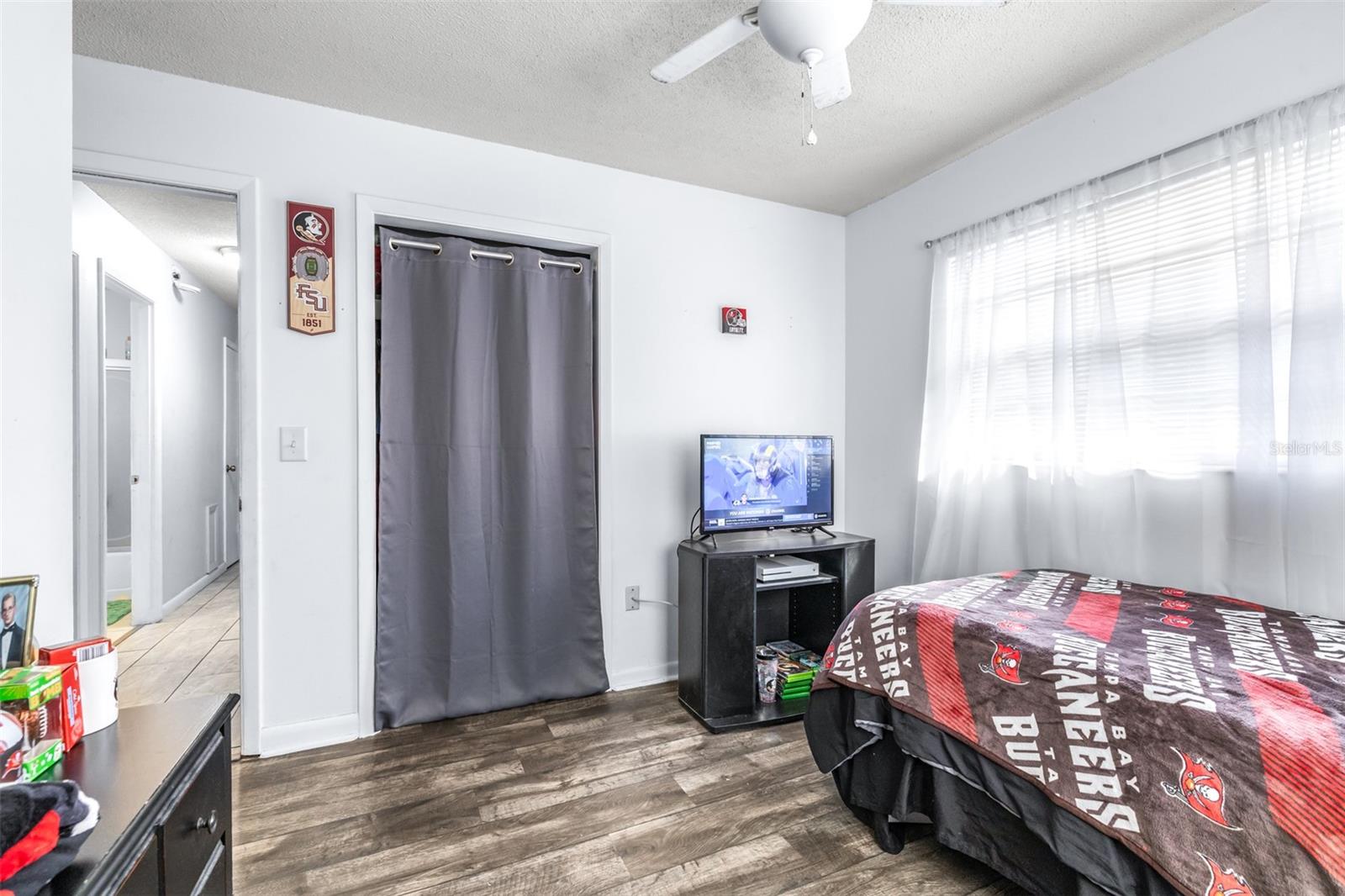 Image 26 of 46 For 1655 Floral Avenue