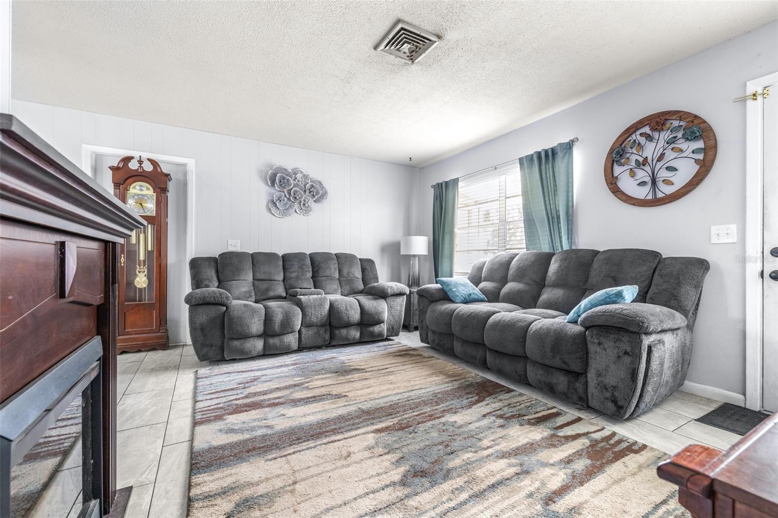 Image 3 of 46 For 1655 Floral Avenue