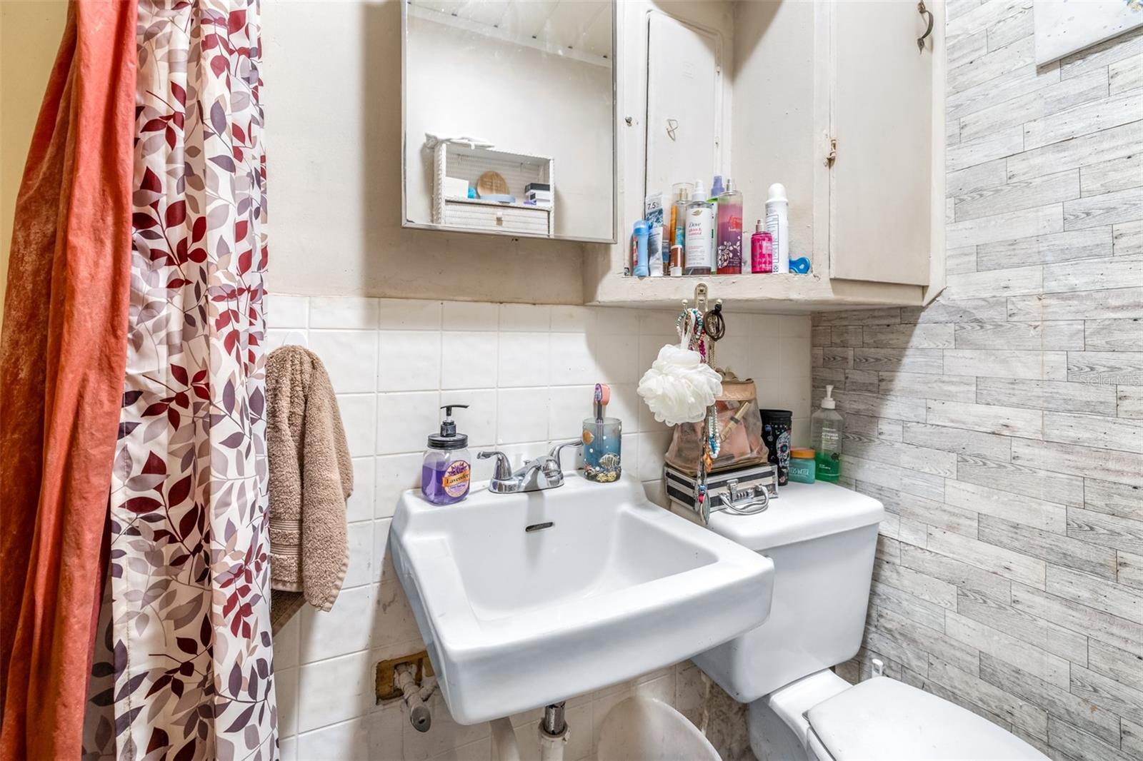 Image 34 of 46 For 1655 Floral Avenue