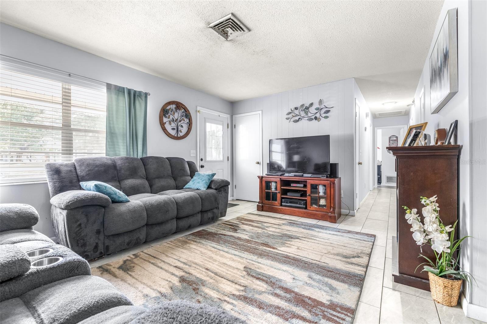 Image 4 of 46 For 1655 Floral Avenue