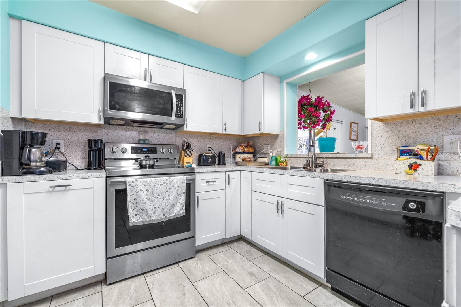 Image 9 of 46 For 1655 Floral Avenue