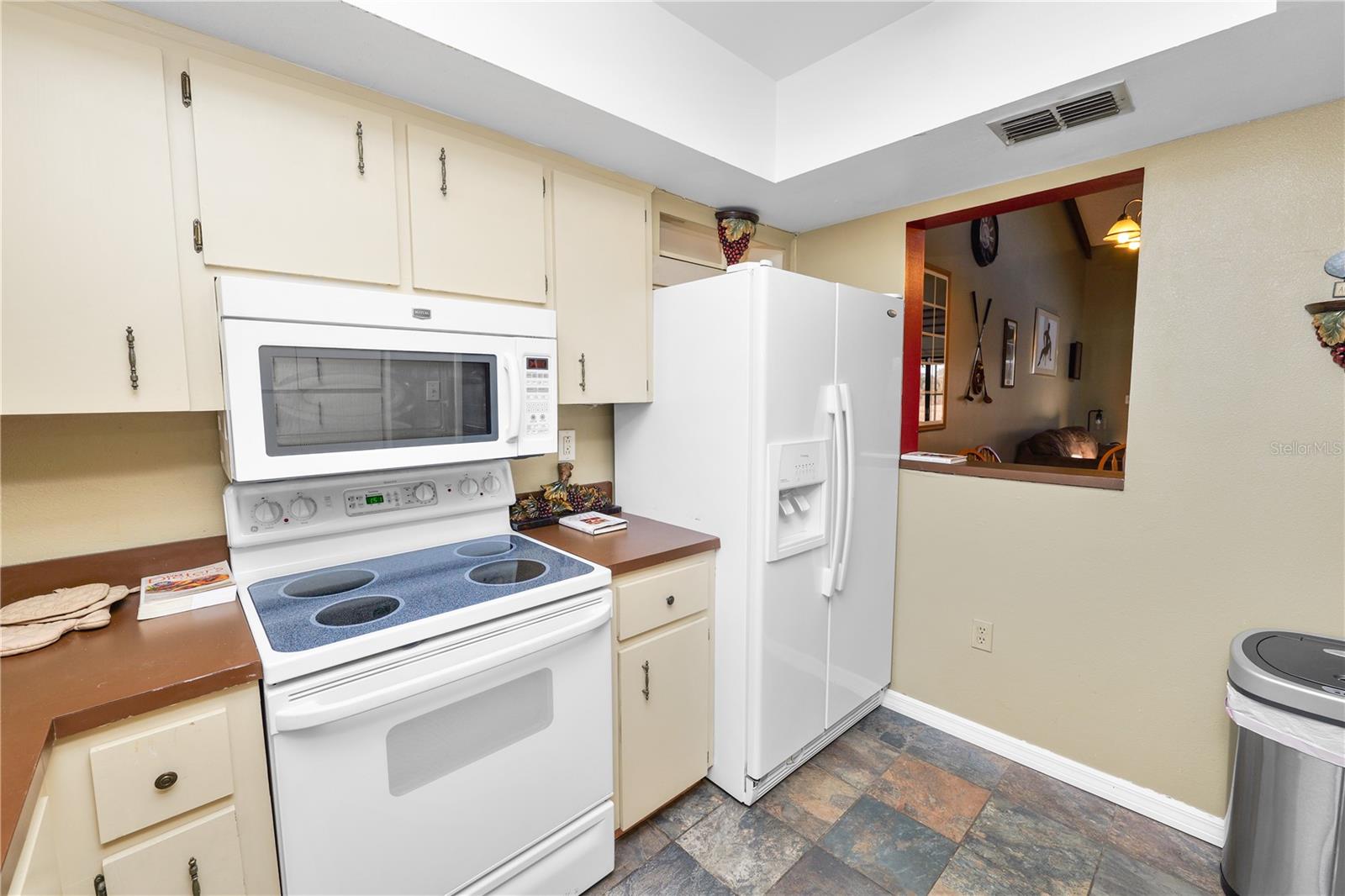 Image 18 of 42 For 5225 Imperial Lakes Boulevard 22