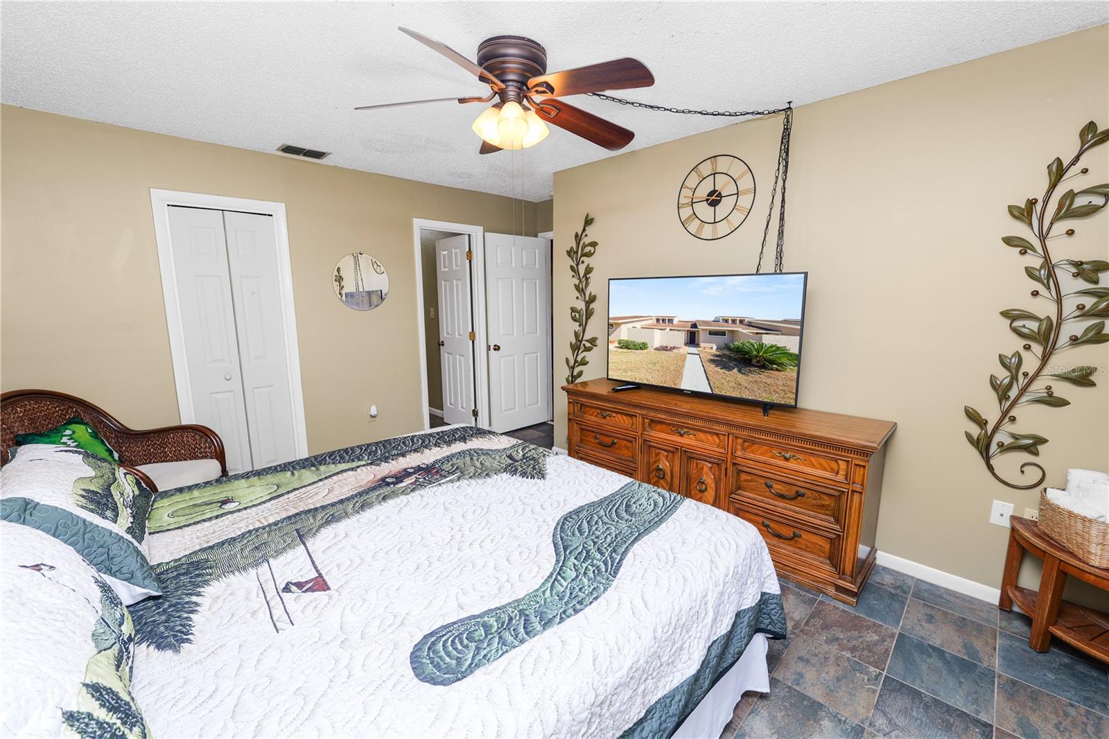 Image 21 of 42 For 5225 Imperial Lakes Boulevard 22