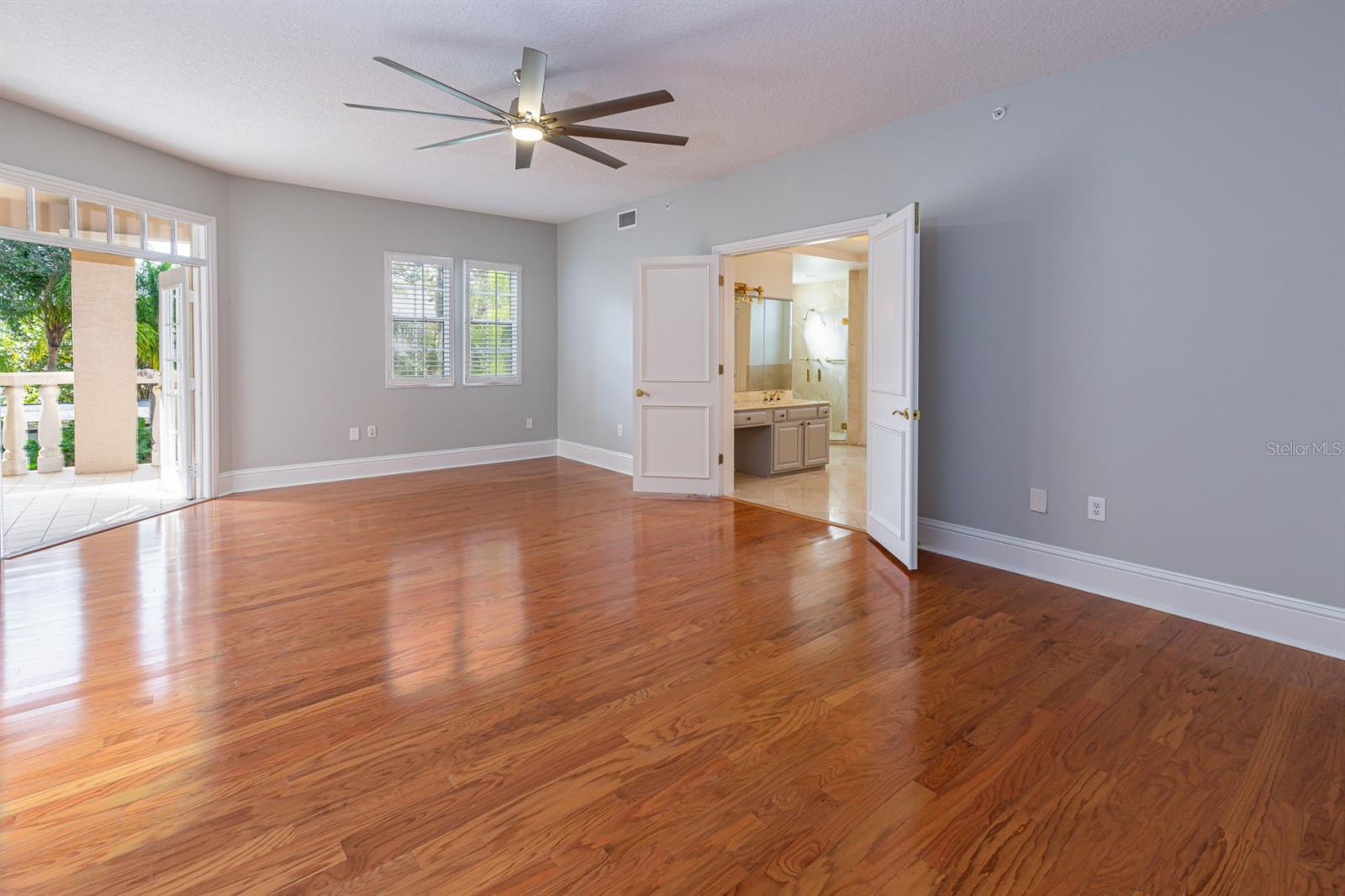 Image 10 of 31 For 147 Interlachen Avenue 202