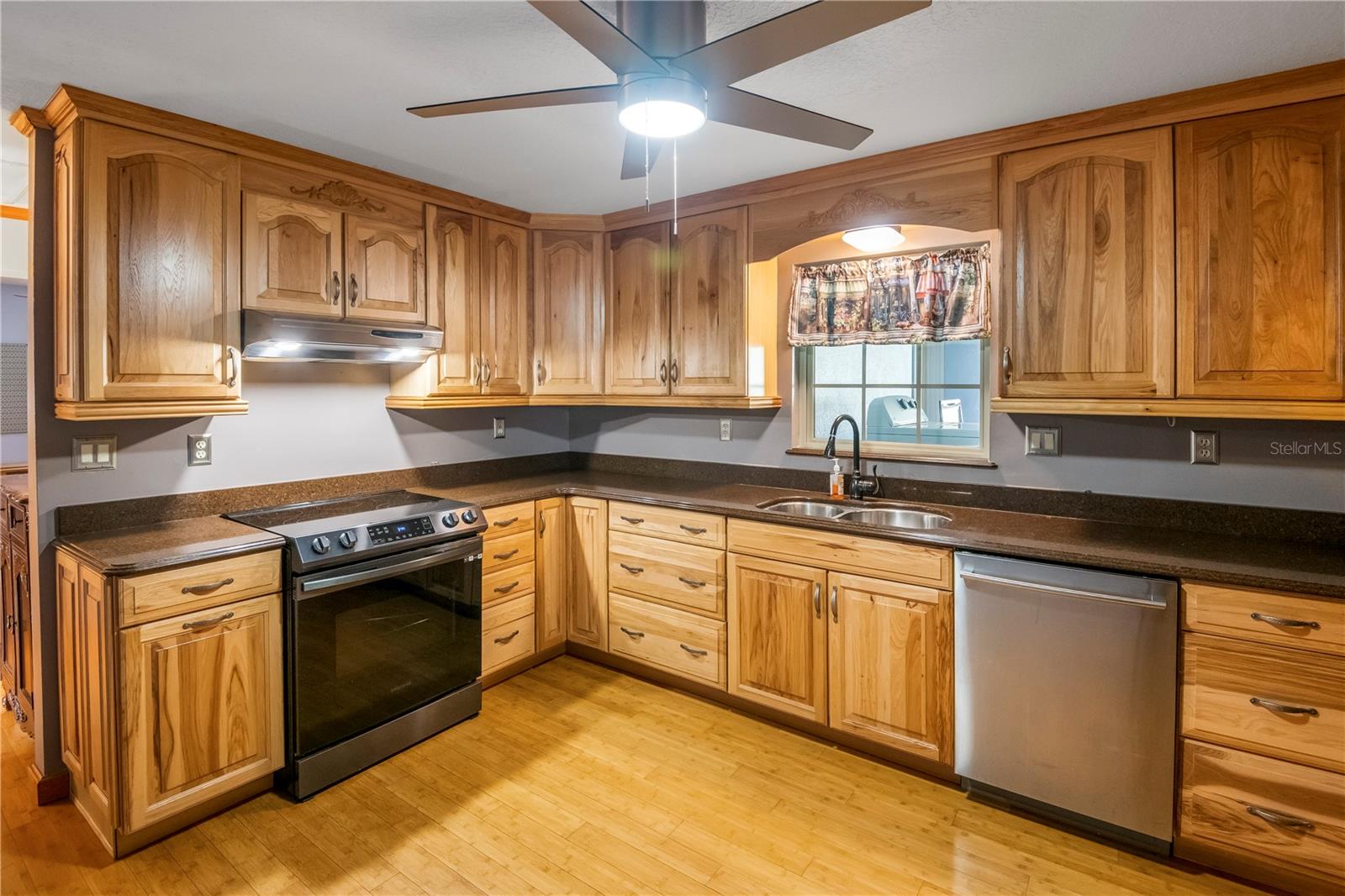 Image 12 of 31 For 307 Estrella Way