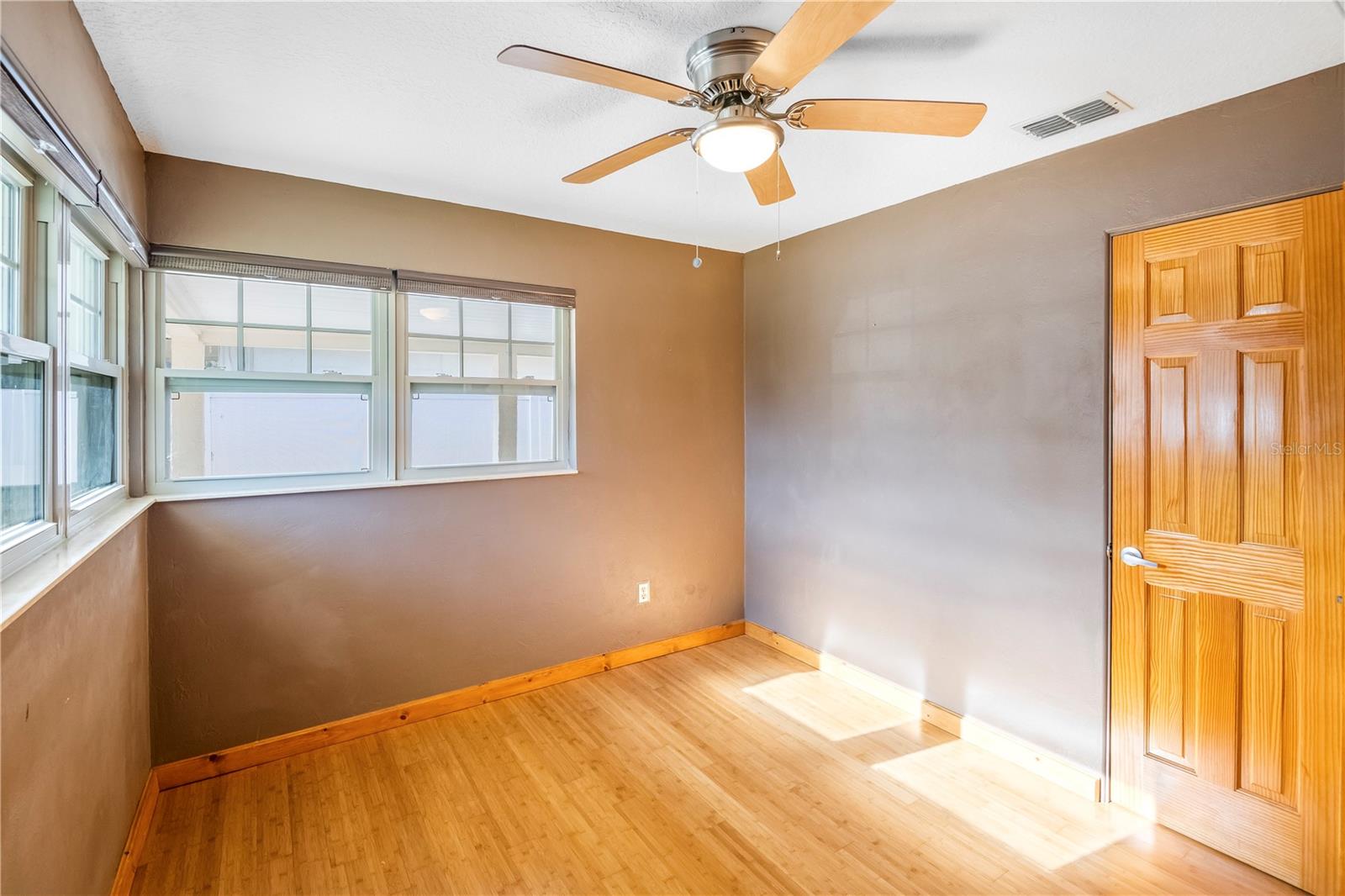 Image 16 of 31 For 307 Estrella Way