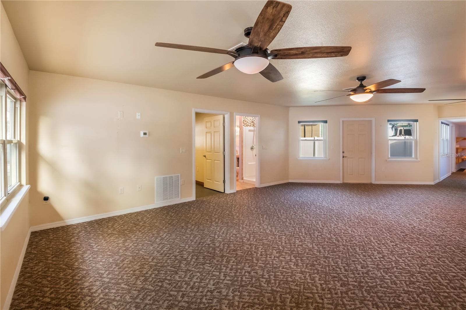 Image 19 of 31 For 307 Estrella Way