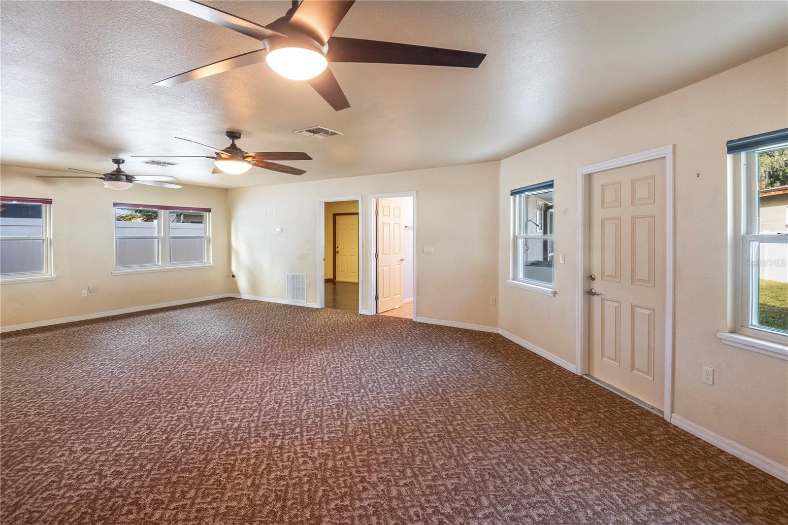 Image 21 of 31 For 307 Estrella Way