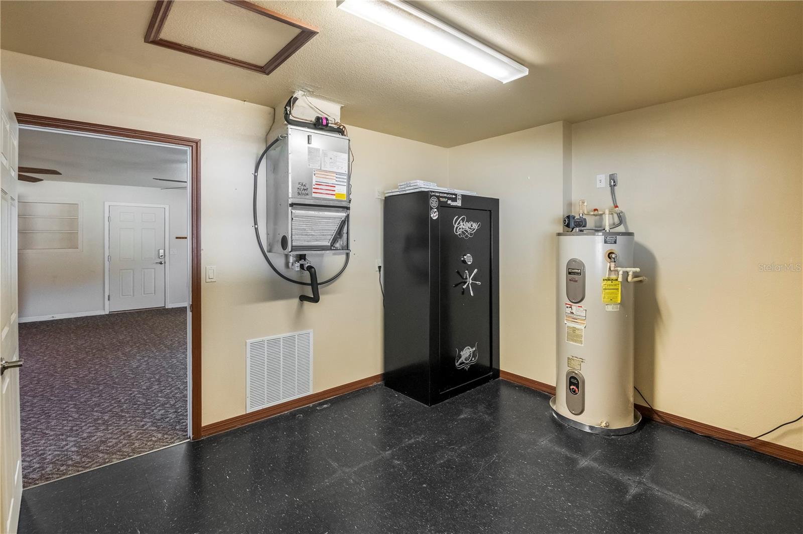 Image 23 of 31 For 307 Estrella Way