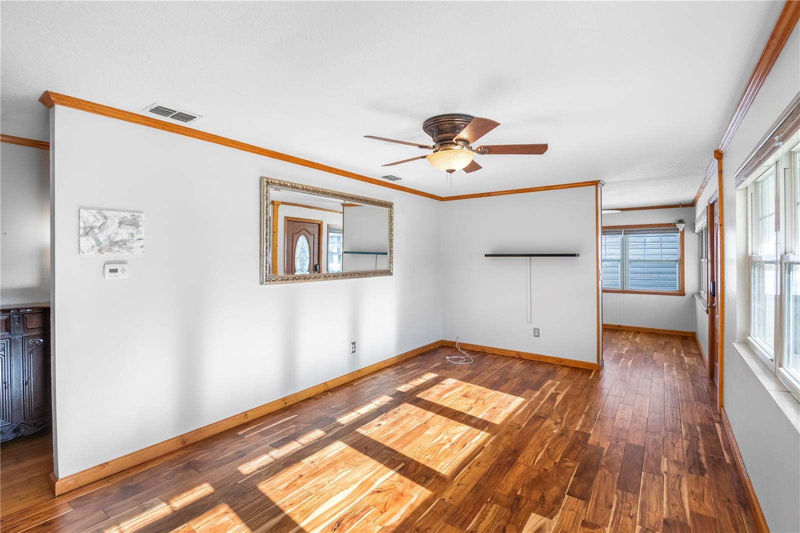 Image 4 of 31 For 307 Estrella Way