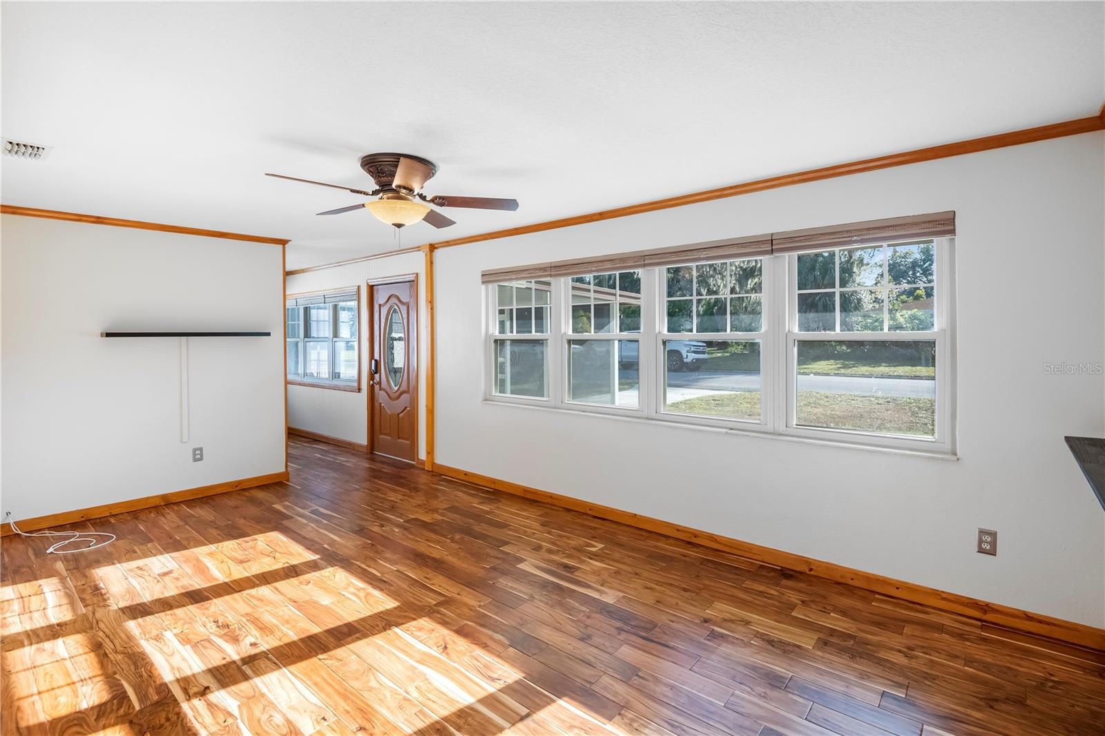 Image 6 of 31 For 307 Estrella Way