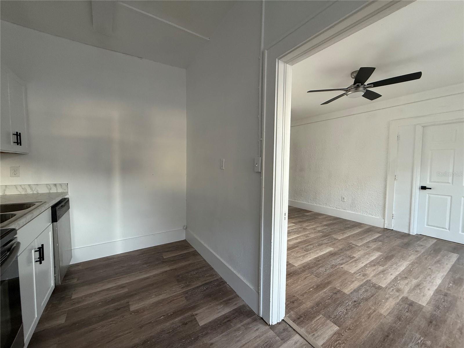 Image 4 of 14 For 730 Central Avenue 3