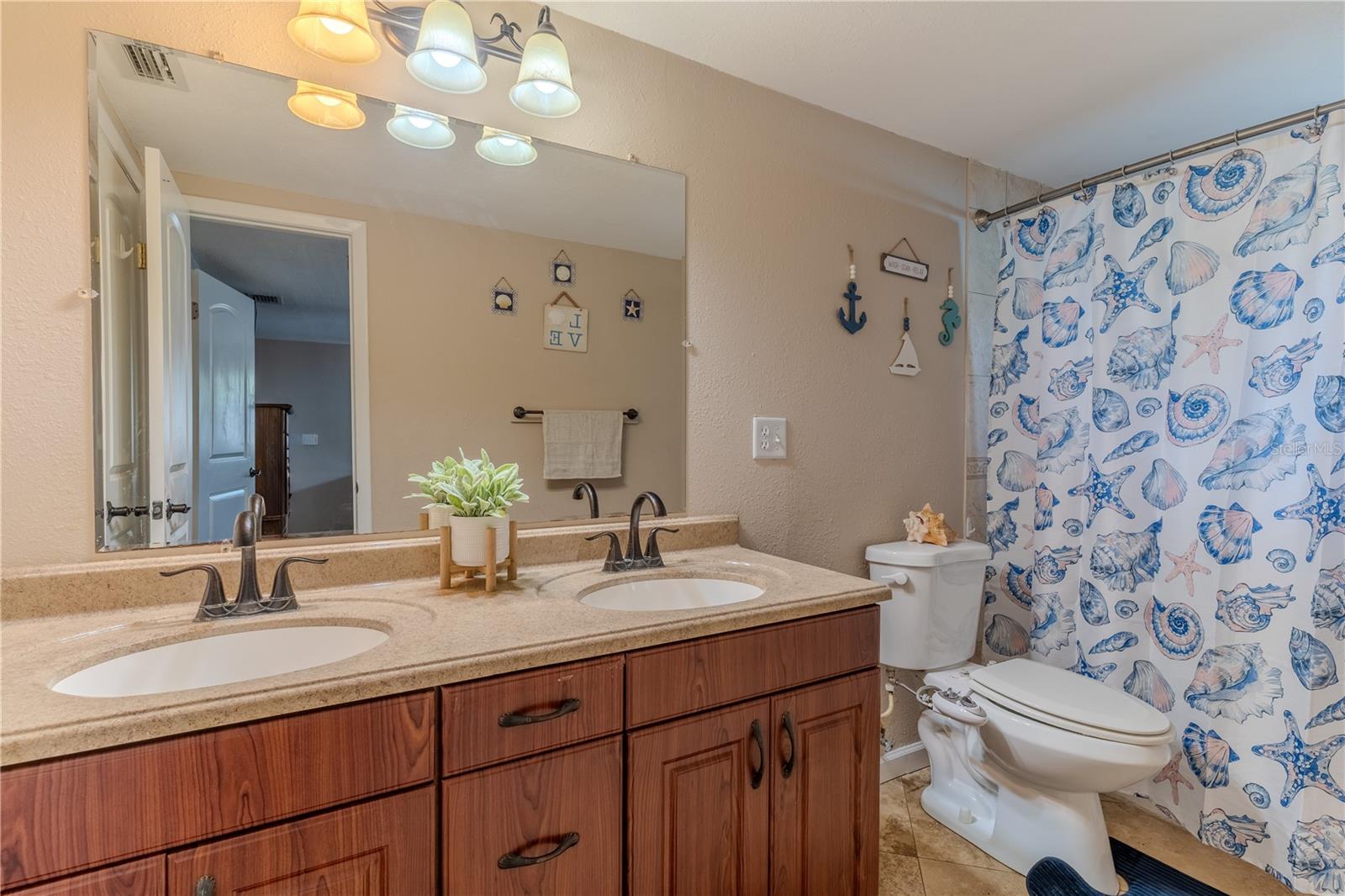 Image 9 of 31 For 147 Hayes Street