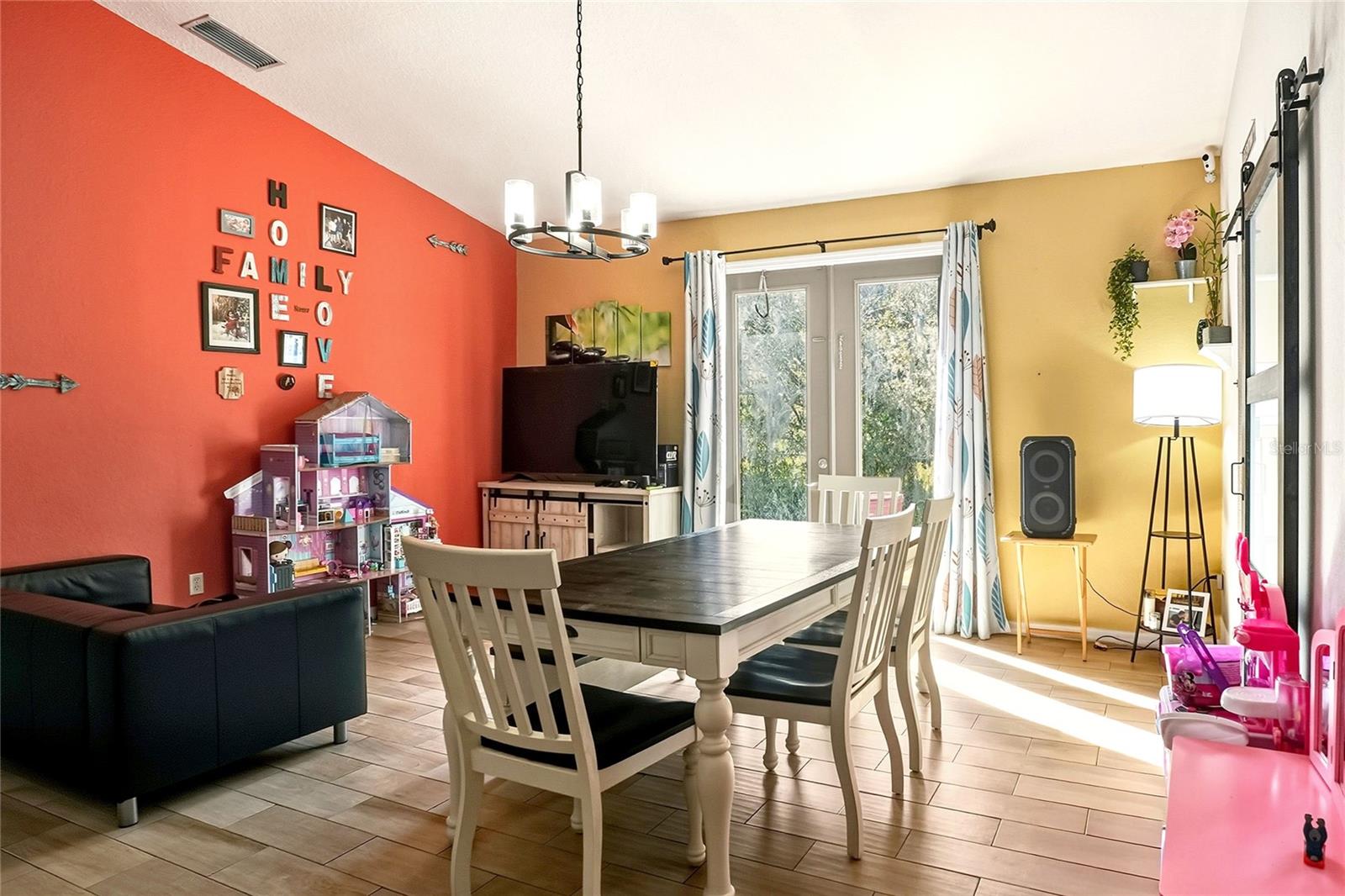 Image 11 of 50 For 1703 Oakwood Estates Drive