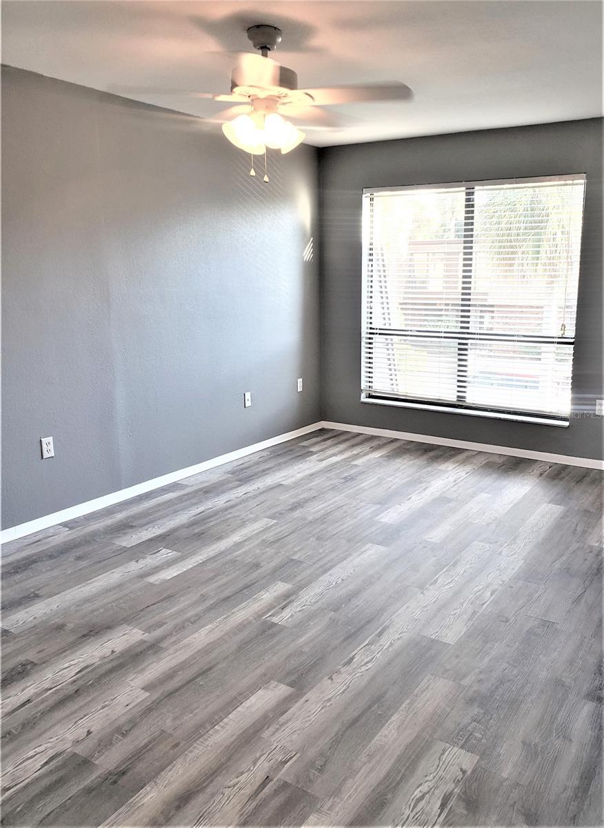 Image 13 of 38 For 1836 Crystal Lake Drive 113