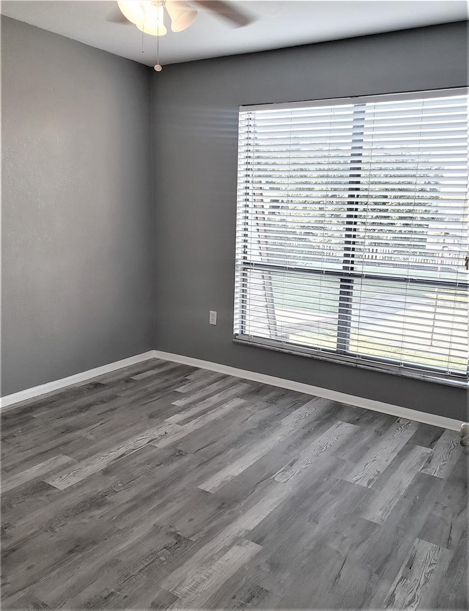 Image 15 of 38 For 1836 Crystal Lake Drive 113