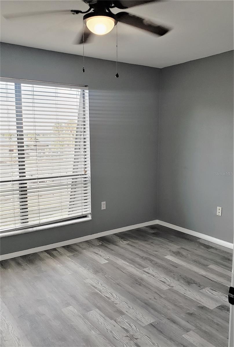 Image 16 of 38 For 1836 Crystal Lake Drive 113