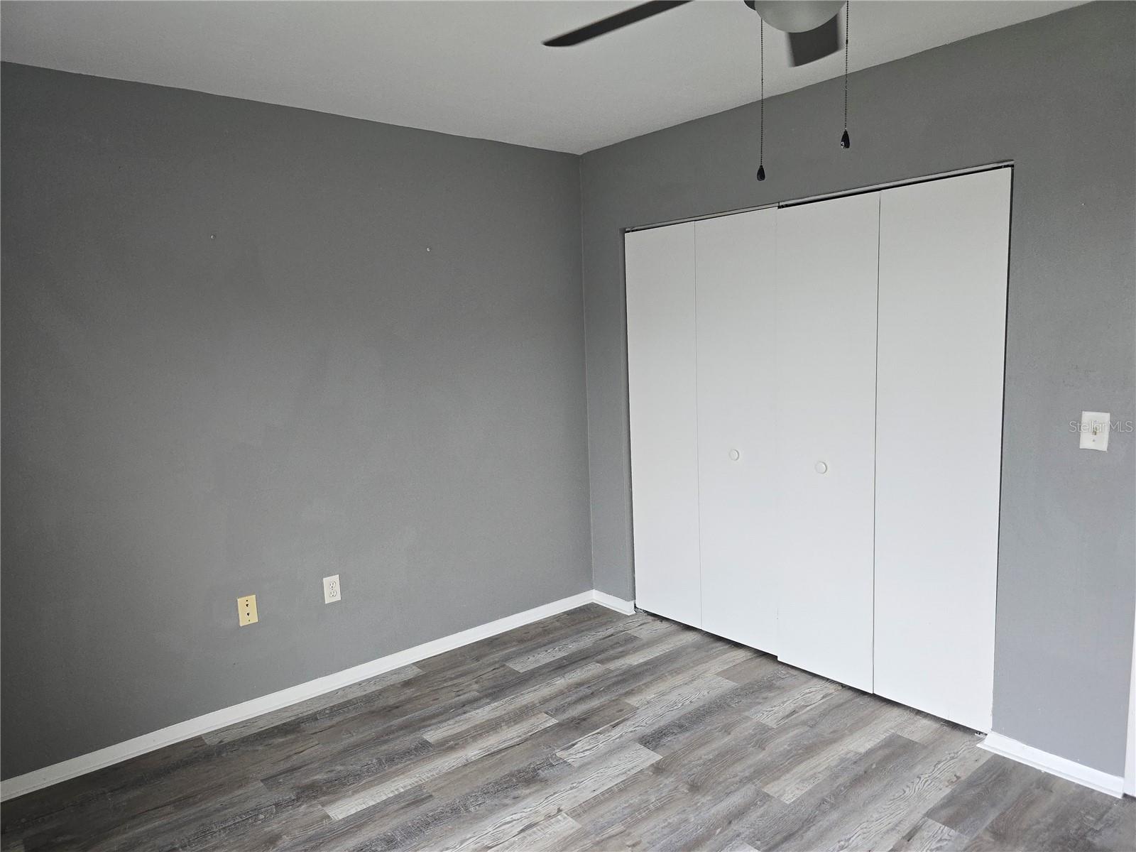 Image 17 of 38 For 1836 Crystal Lake Drive 113