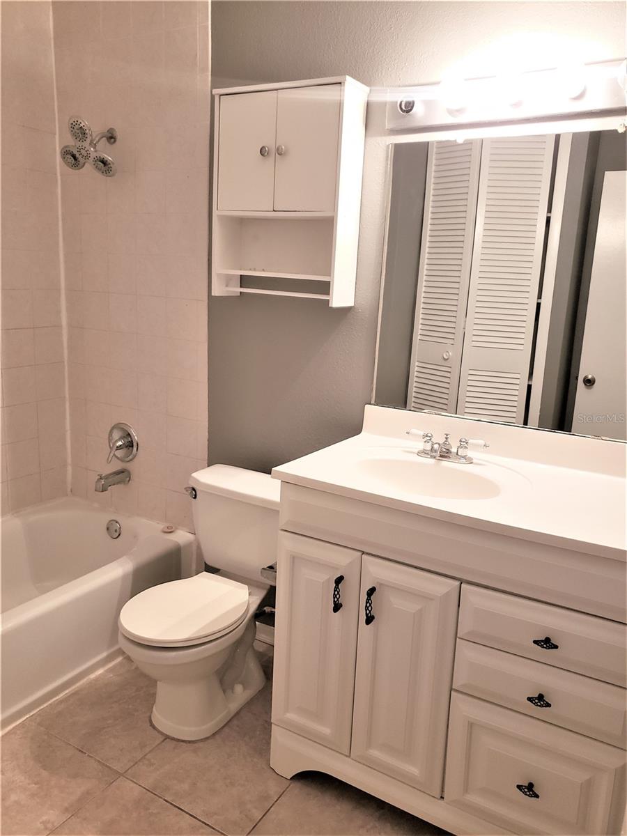 Image 23 of 38 For 1836 Crystal Lake Drive 113